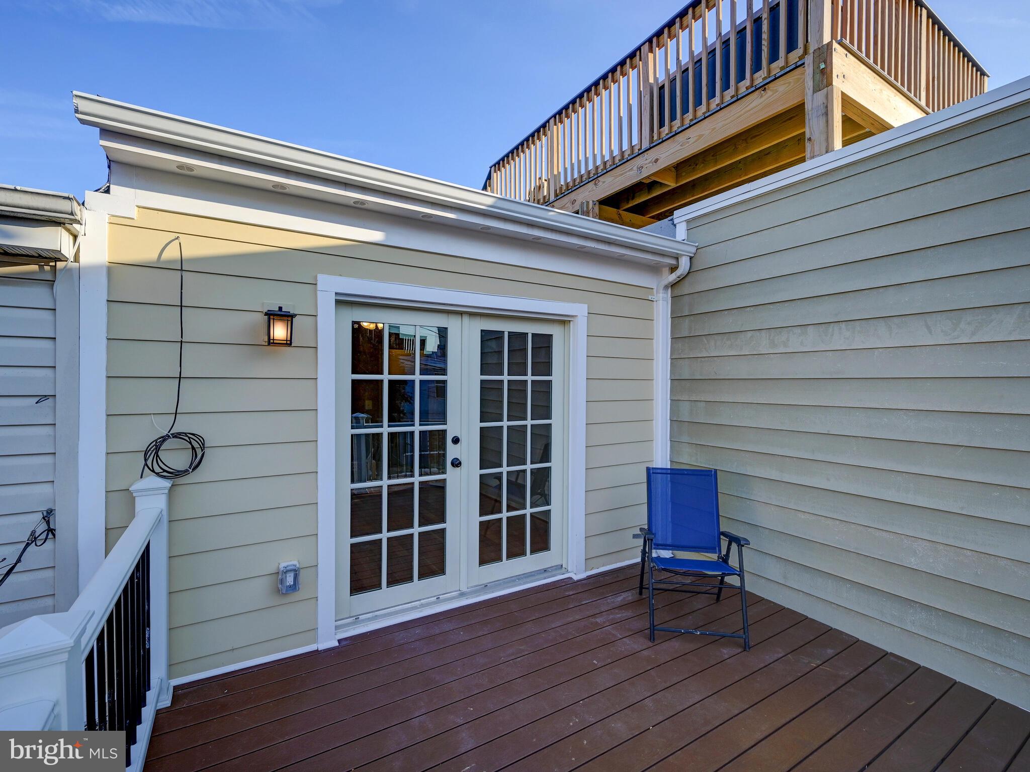 LOCUST POINT - Residential