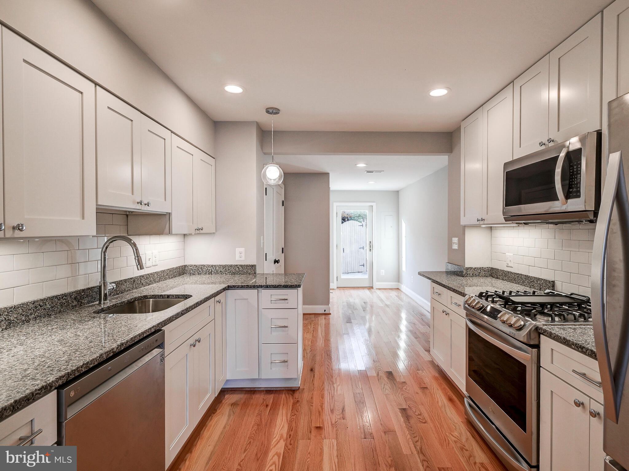 LOCUST POINT - Residential