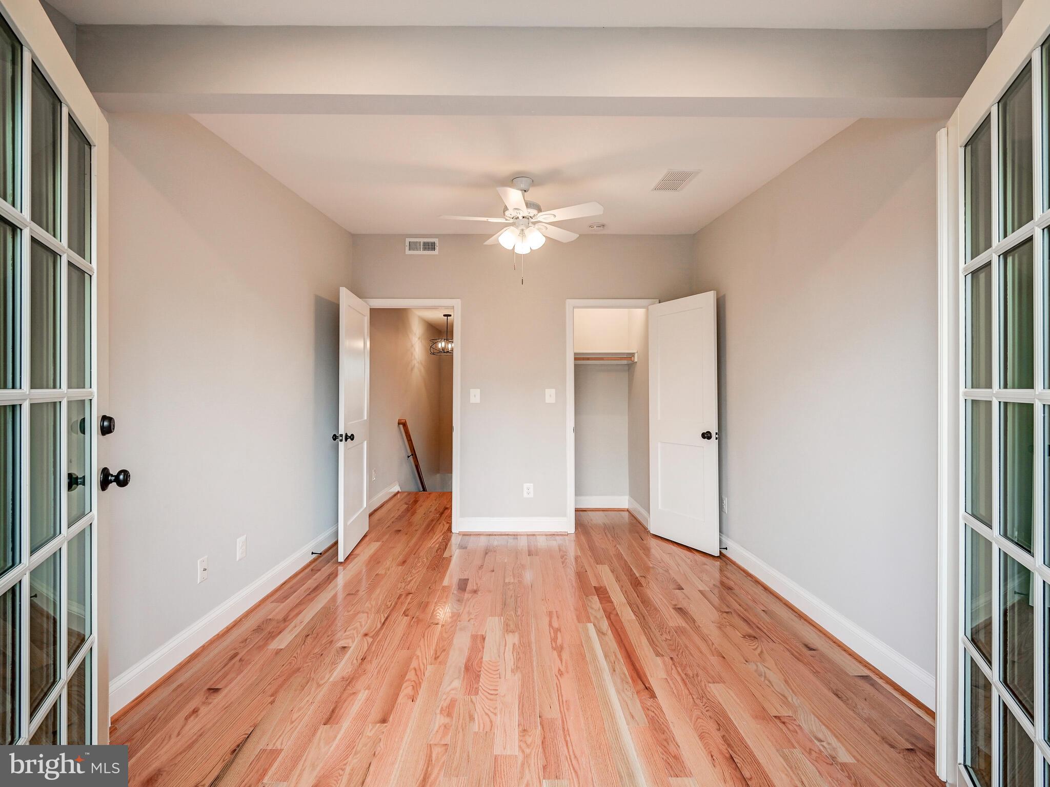 LOCUST POINT - Residential