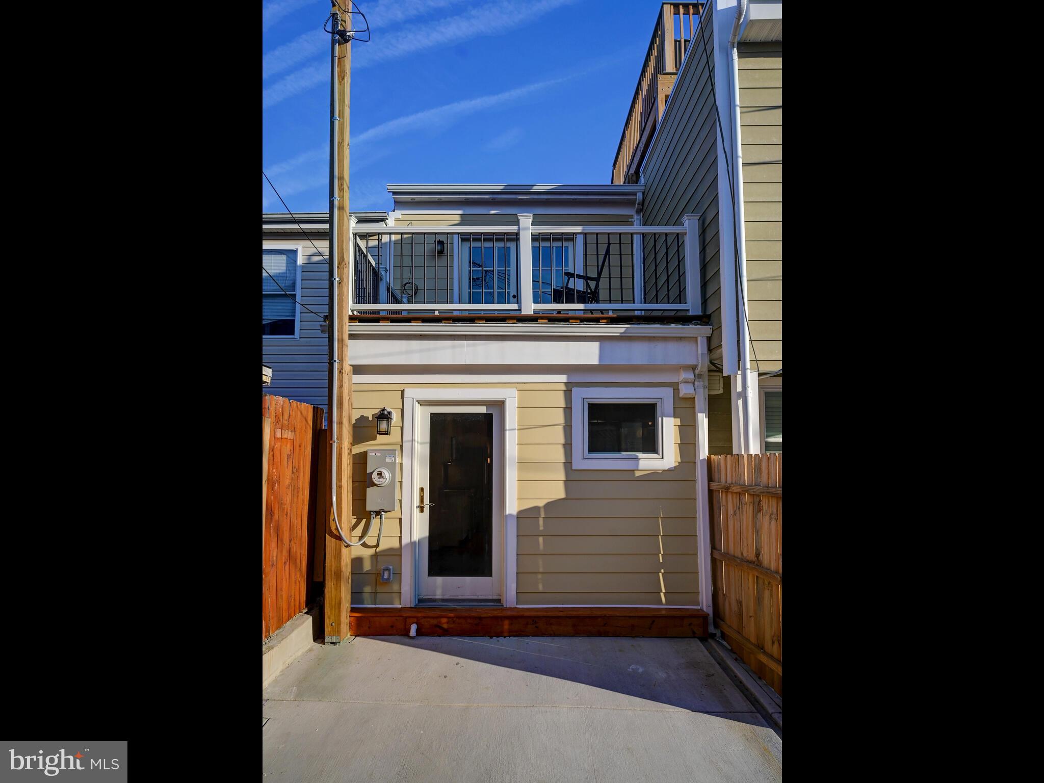 LOCUST POINT - Residential