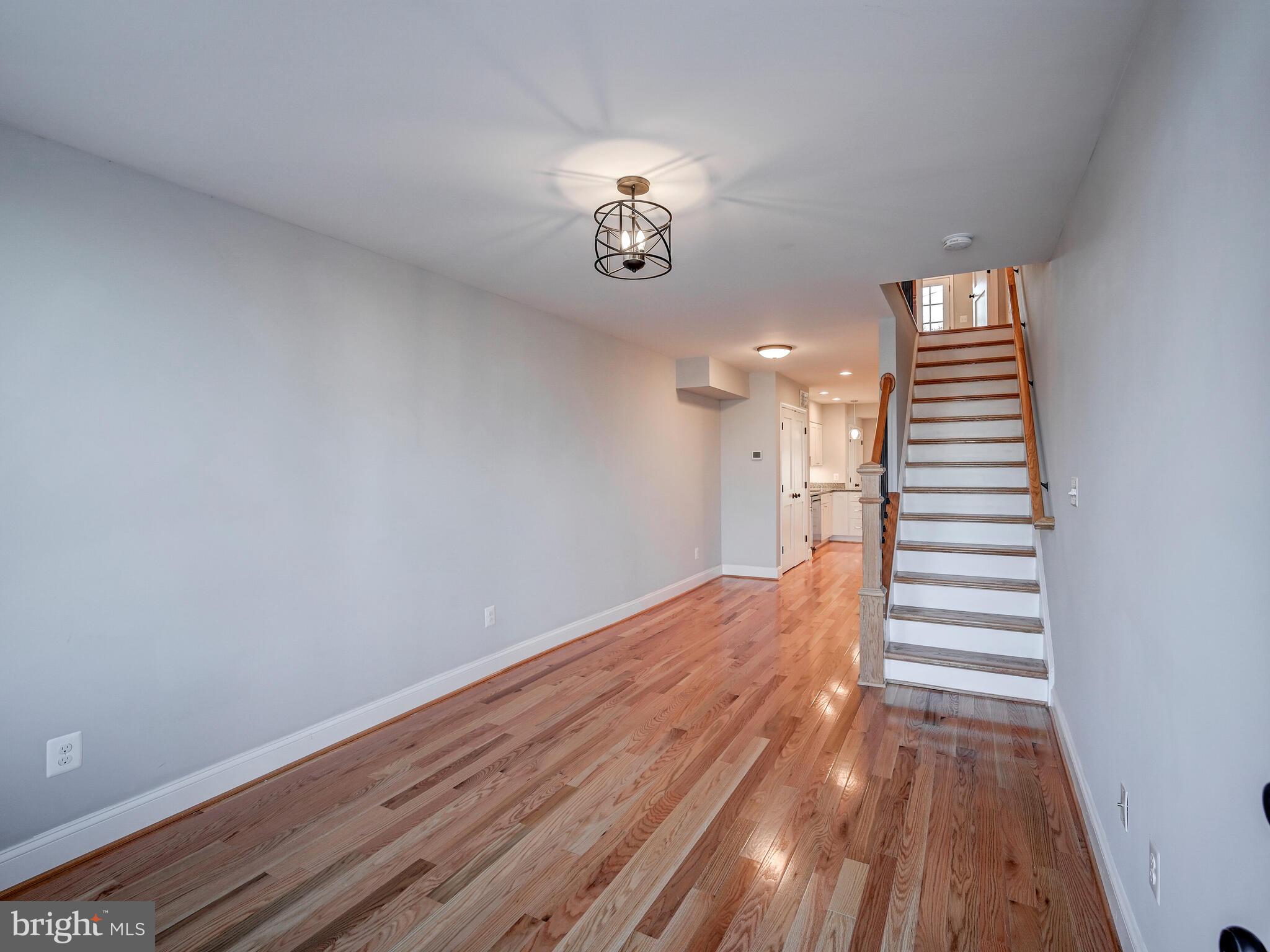 LOCUST POINT - Residential