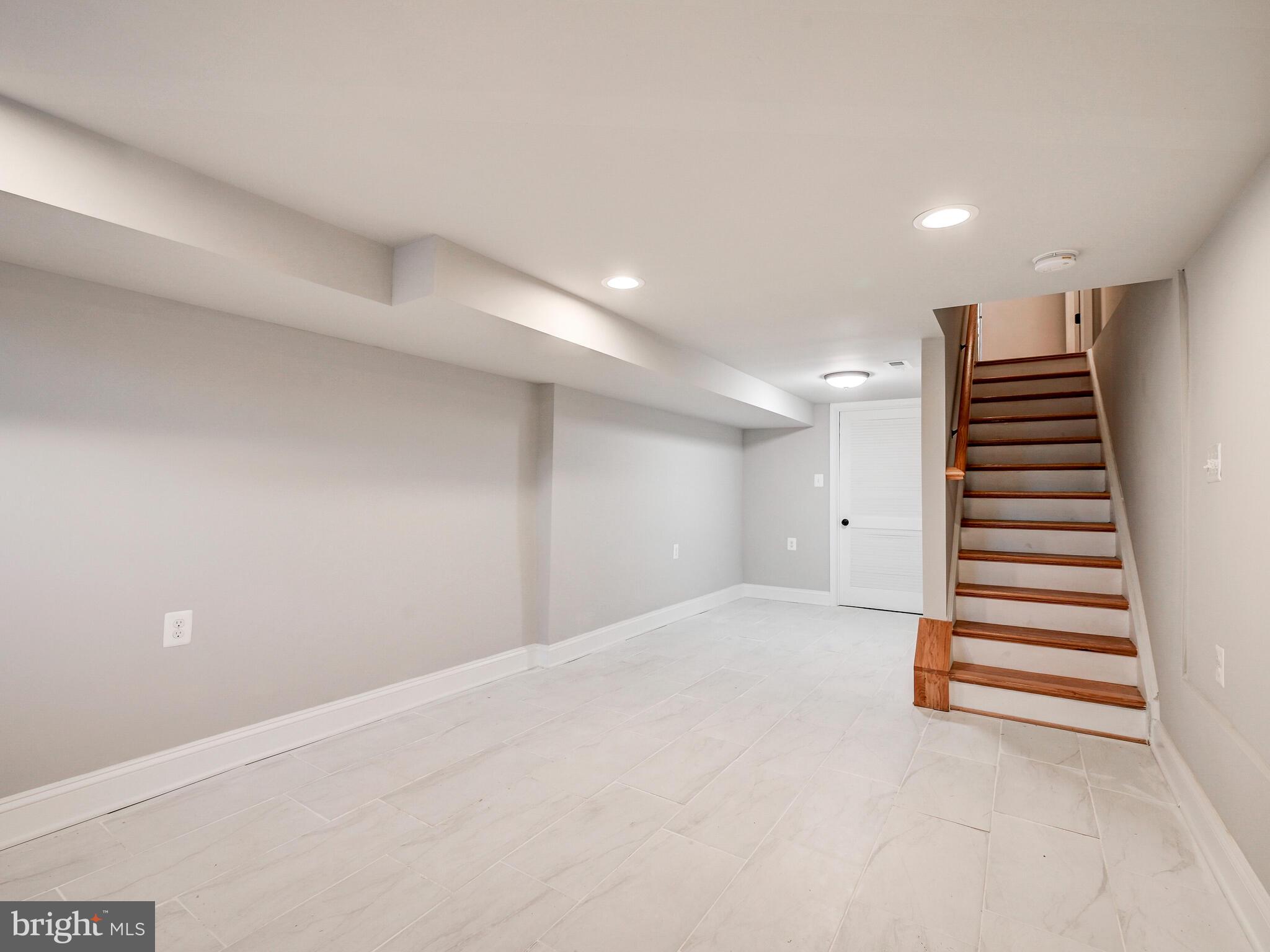 LOCUST POINT - Residential