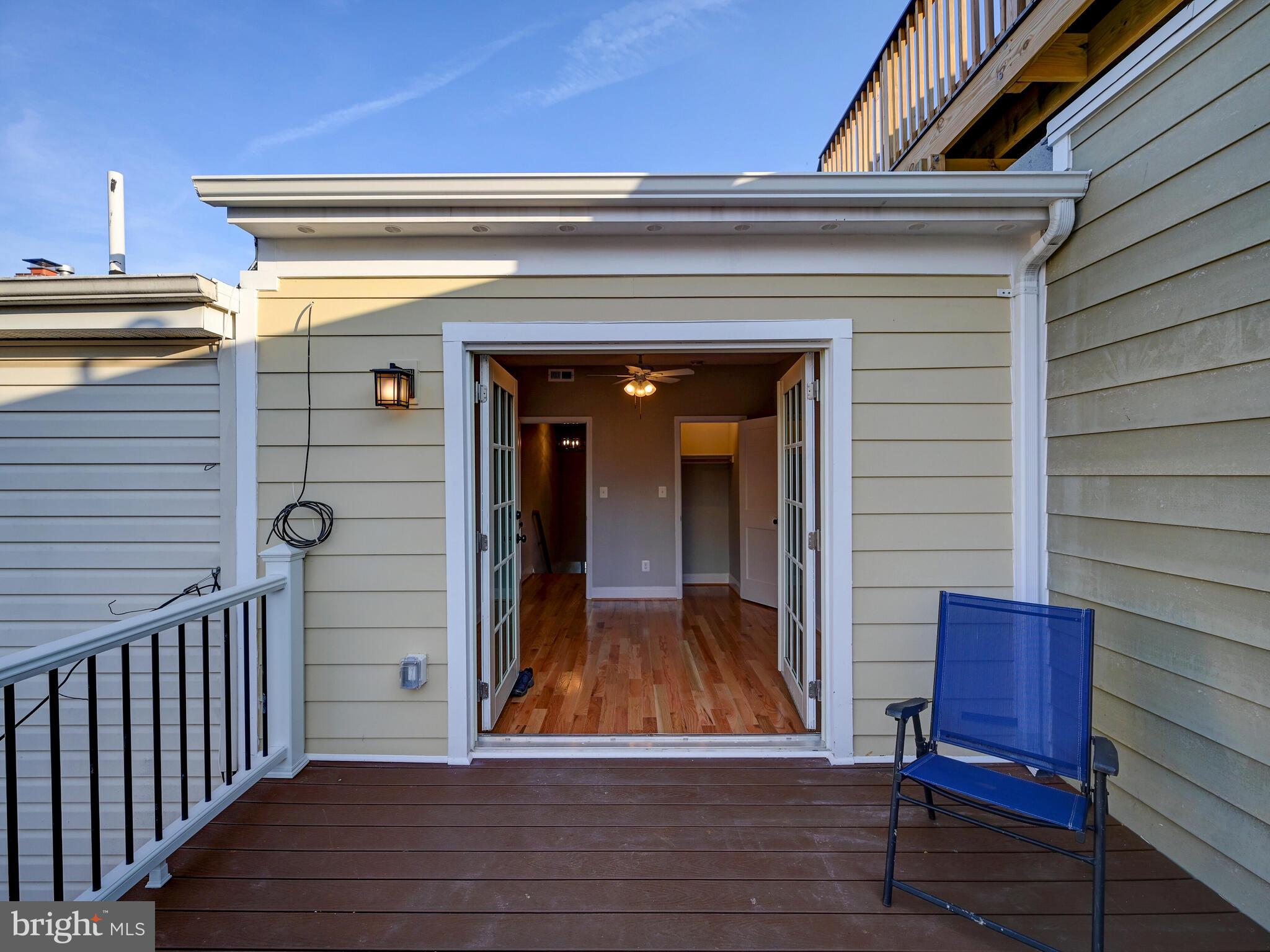 LOCUST POINT - Residential