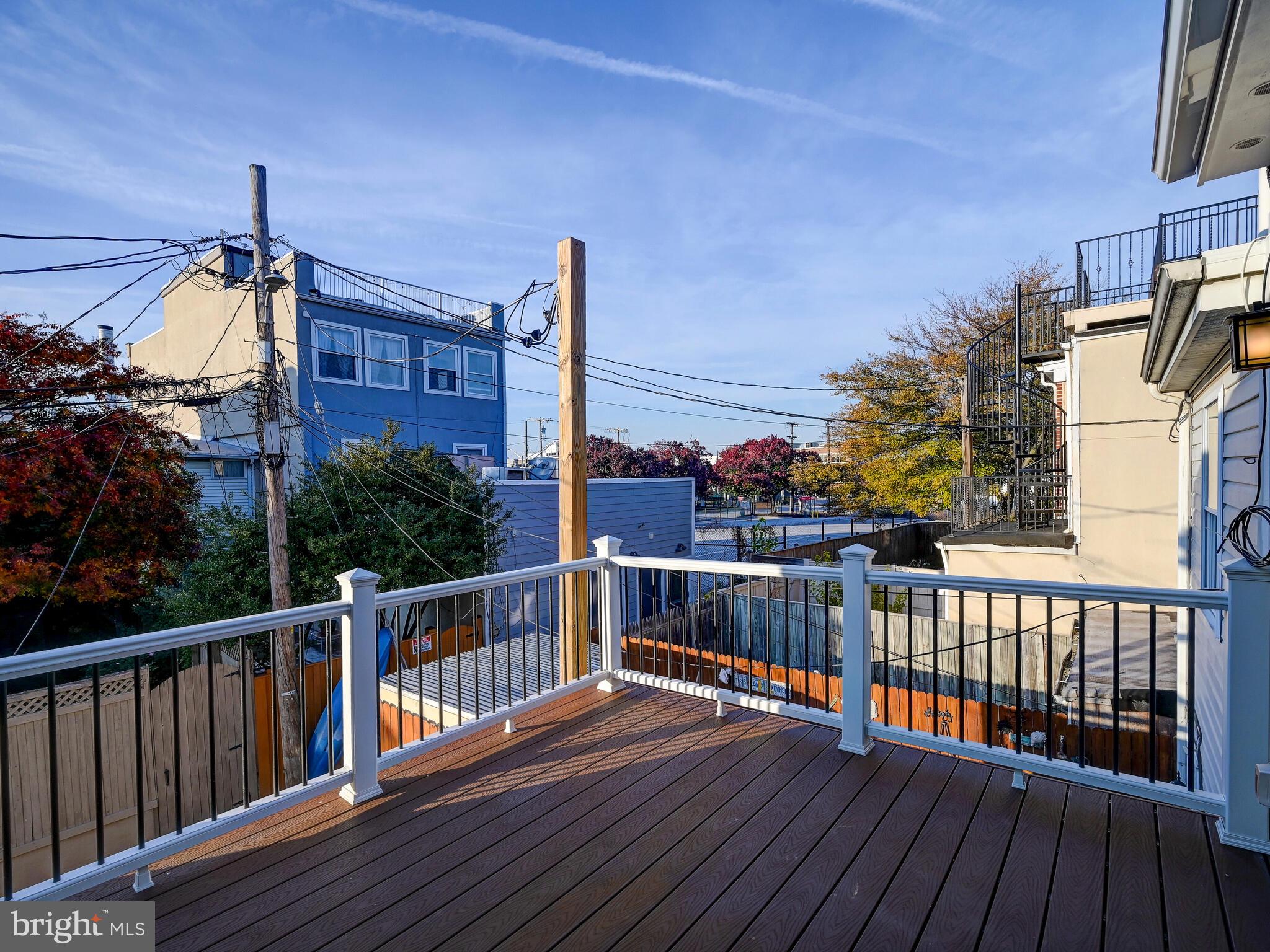 LOCUST POINT - Residential