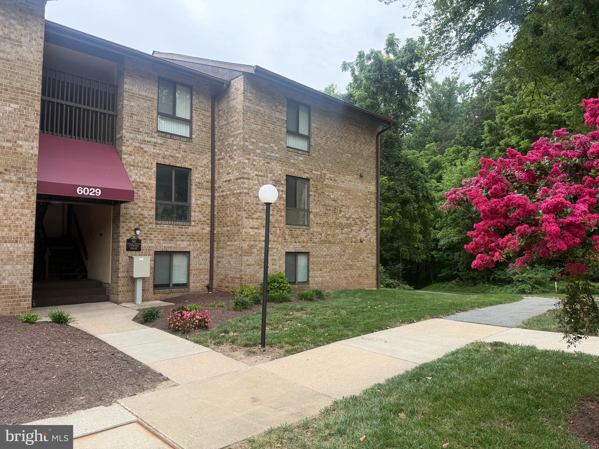 RENT OPTION TO BUY.
Owner offering 1 years condo fee paid by seller at closing $5000 value :-)
BRAND NEW --- EVERYTHING. Floor to ceiling renovation. You will NOT find a better quality in the community.
Little Patuxent River Luxury Condo – COMPLETELY remodeled, NEW EVERYTHING, Flooring, paint, light fixtures, baths, kitchen, windows, high efficiency Gas furnace, heat pump/AC . Enjoy the temperate climate and beauty of the Mid-Atlantic from this luxurious woodland/stream front home in Columbia MD. Overlooking expansive grounds, woodlands and Little Patuxent River tributary. This elegant retreat offers the perfect blend of relaxation, recreation, and refined living. Set in a gated community sweeping grounds and woodland views. This completely remodeled home is ideal for working remotely, entertaining guests, or simply recharging in a stunning setting. Enjoy pickleball, tennis on community courts, sunset walks along the woodland paths, dinners in downtown Columbia just minutes away, or quiet mornings on the home's veranda overlooking the expansive grounds.
BUYERS THIS IS A "TURN KEY" PROPERTY 100% REMODEL, NEW GAS FURNACE AND HEAT PUMP HVAC, FLOOR TO CEILING REMODEL. ALL NEW KIT/BATHS, WINDOWS, DOORS --- EVERYTHING!!!!!!!!!!!!!!!!!! :-)
YOU WILL NOT FIND a better renovation in this community. Property 100% remodel and improvement. Turn-key property 2025
Inside, you’ll find: A formal dining room, Gourmet kitchen with top-of-the-line appliances with pass through to living are, large living area with egress to the veranda and expansive views. 3 bedrooms, Master bedroom with ensuite bath and 2 additional bedrooms with shared bath. This is not just a home —it’s a year-round lifestyle upgrade in one of Columbia's premier GATED communities. Relax deeply. Welcome to your woodland escape