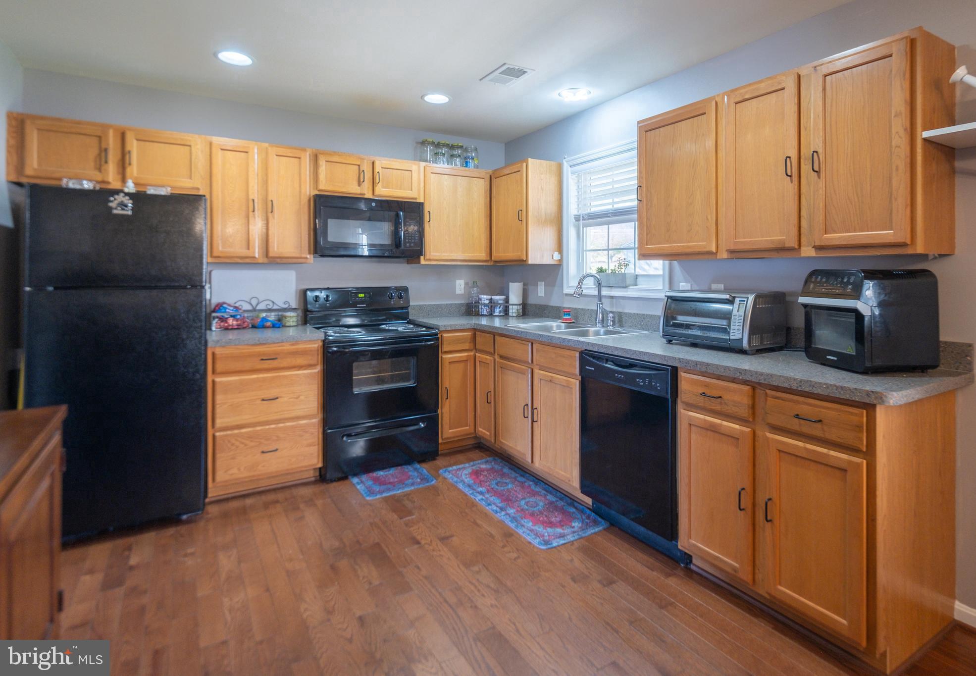 RIVERSIDE VILLAGE - Residential