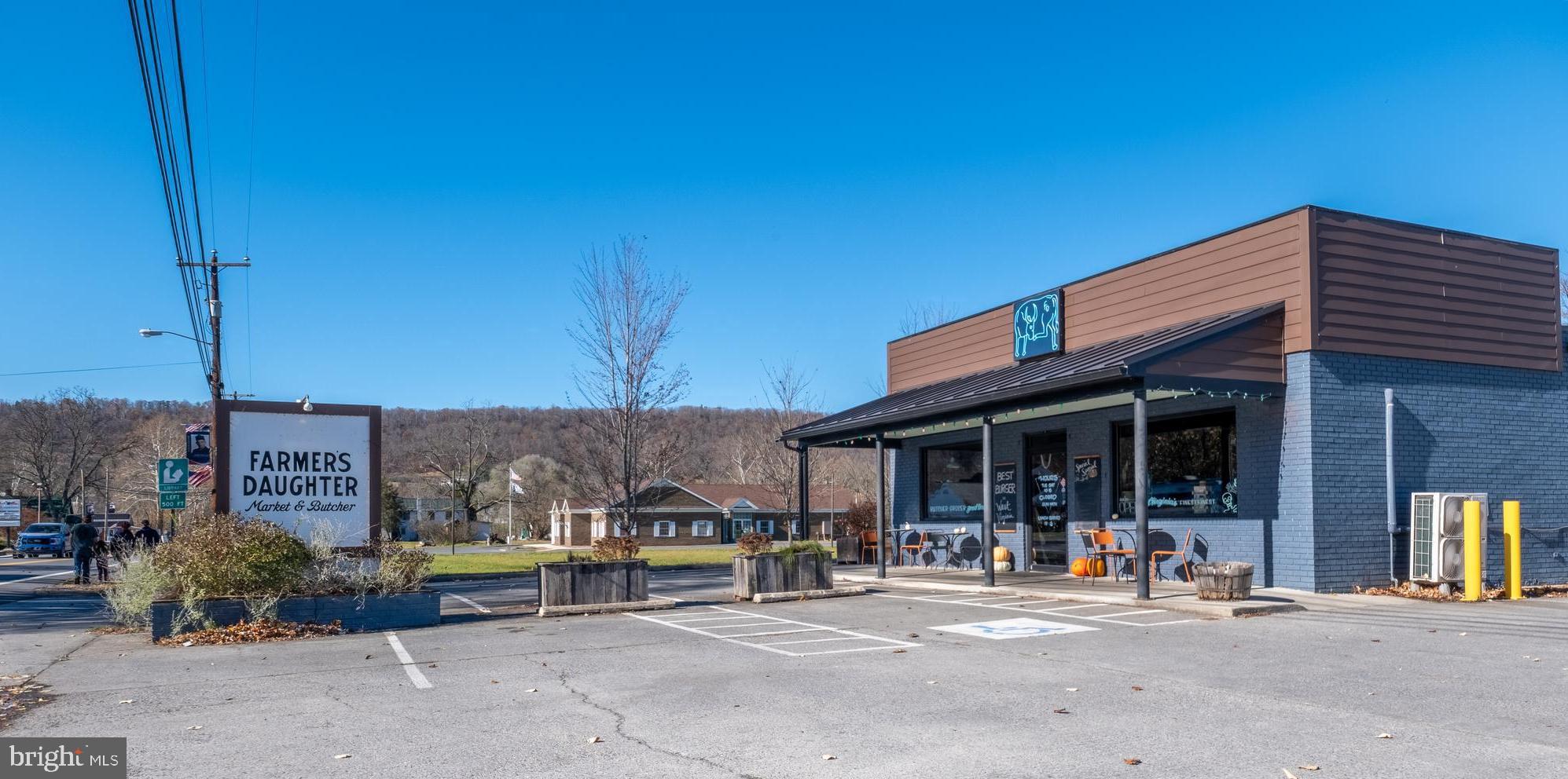 RIVERSIDE VILLAGE - Residential