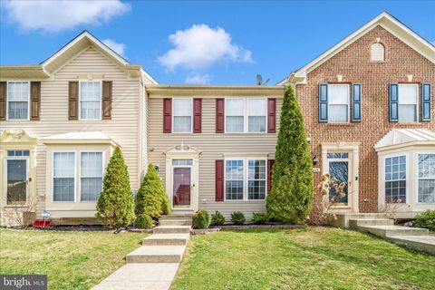 Townhouse For Sale - 2817 Settlers View Drive<br/> ODENTON, MD 21113