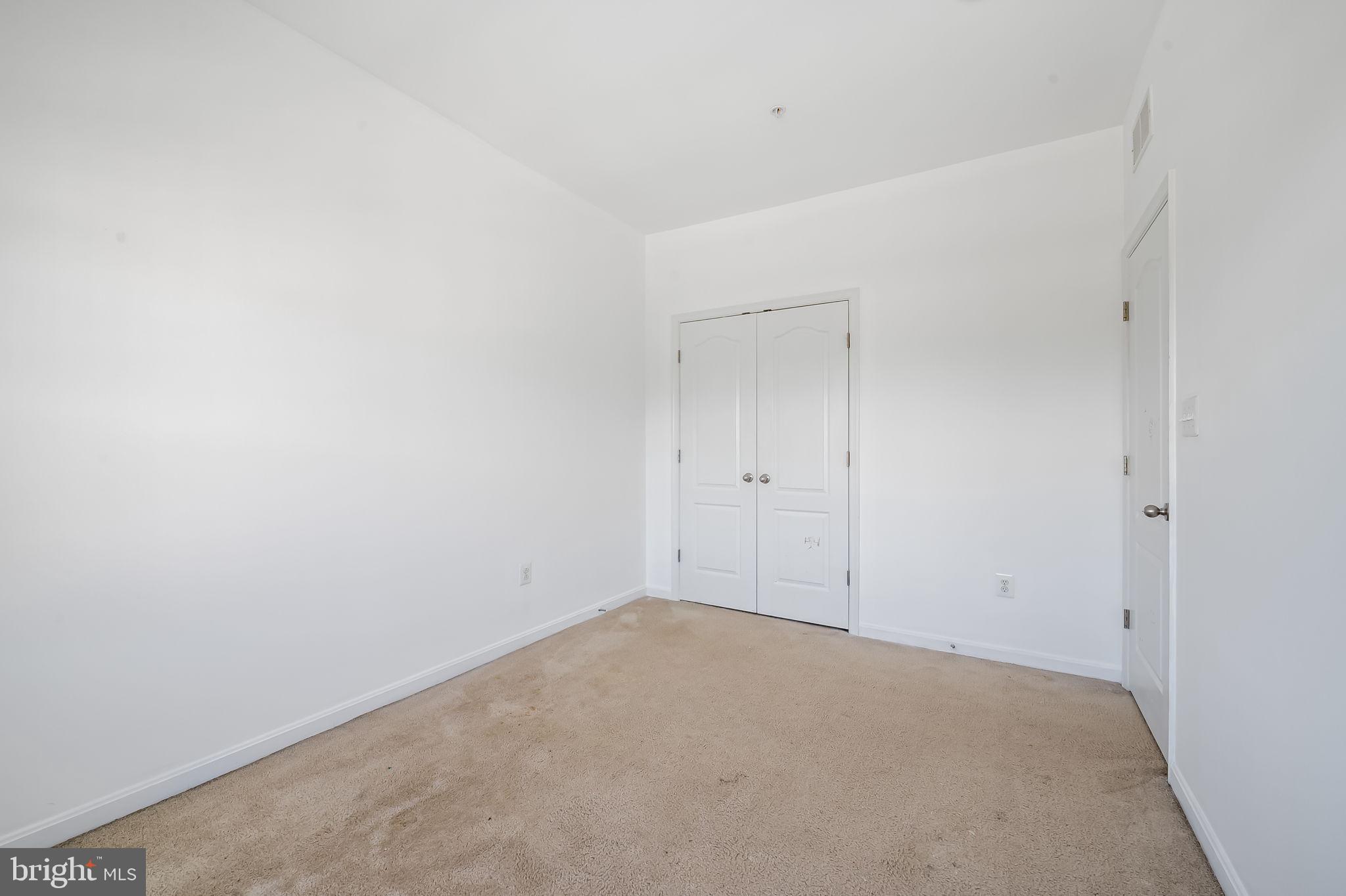 ADMIRALS LANDING - Residential
