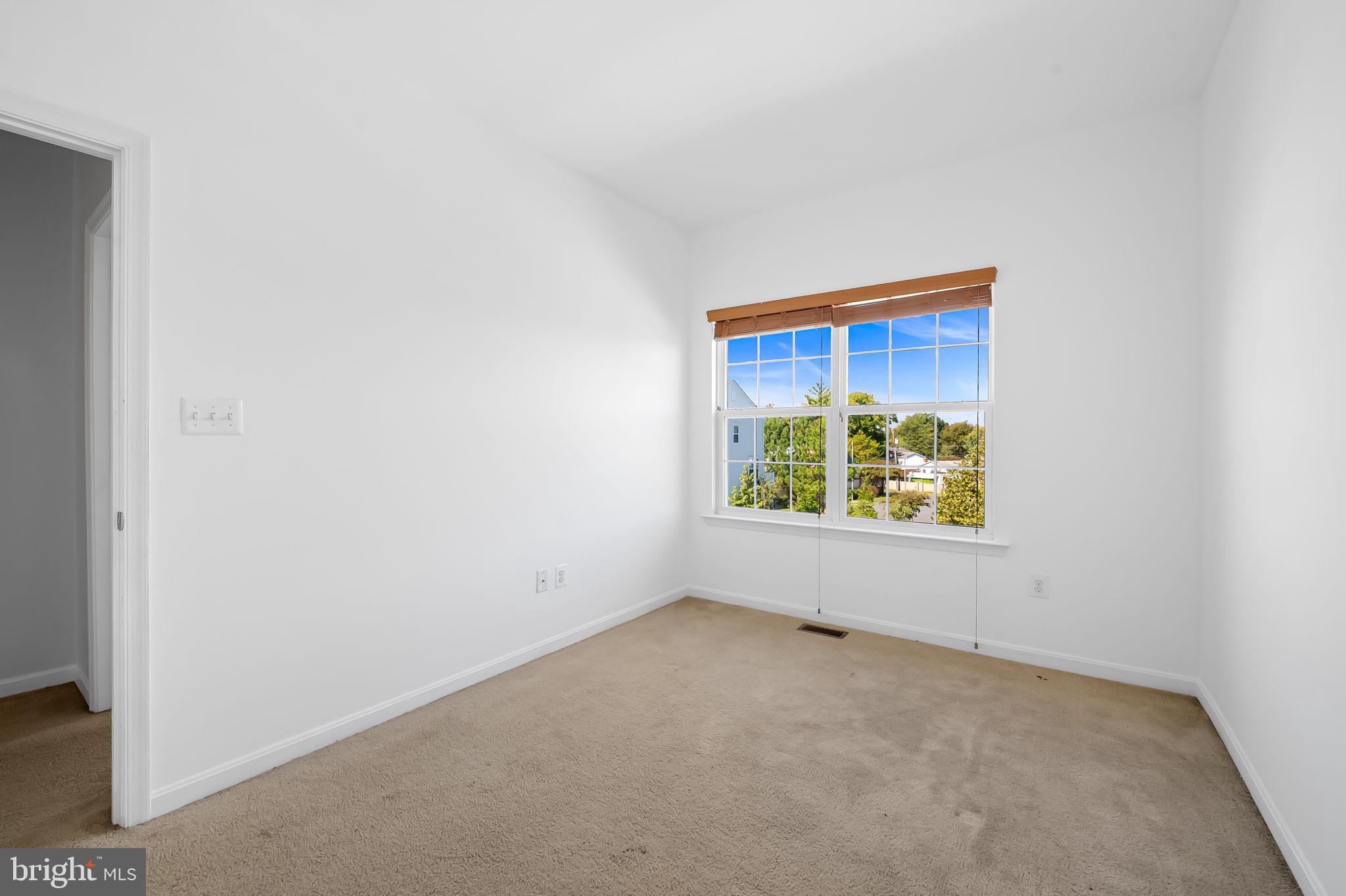 ADMIRALS LANDING - Residential