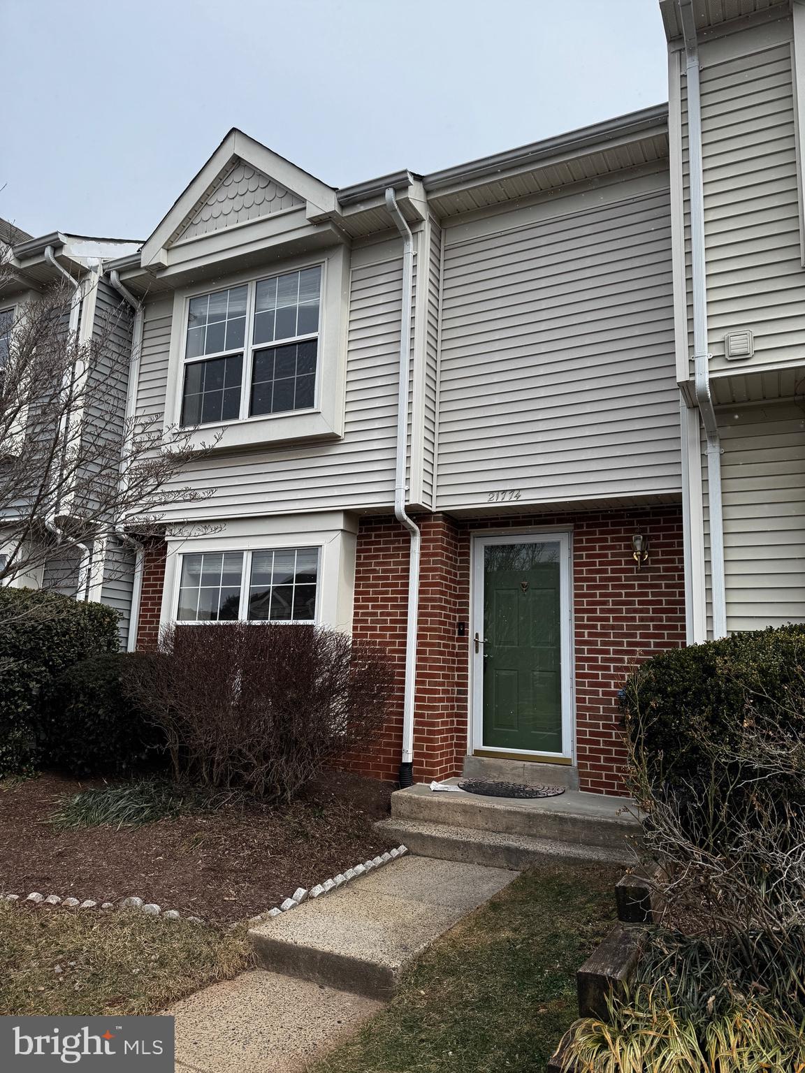 ROLLING RIDGE - Residential Lease