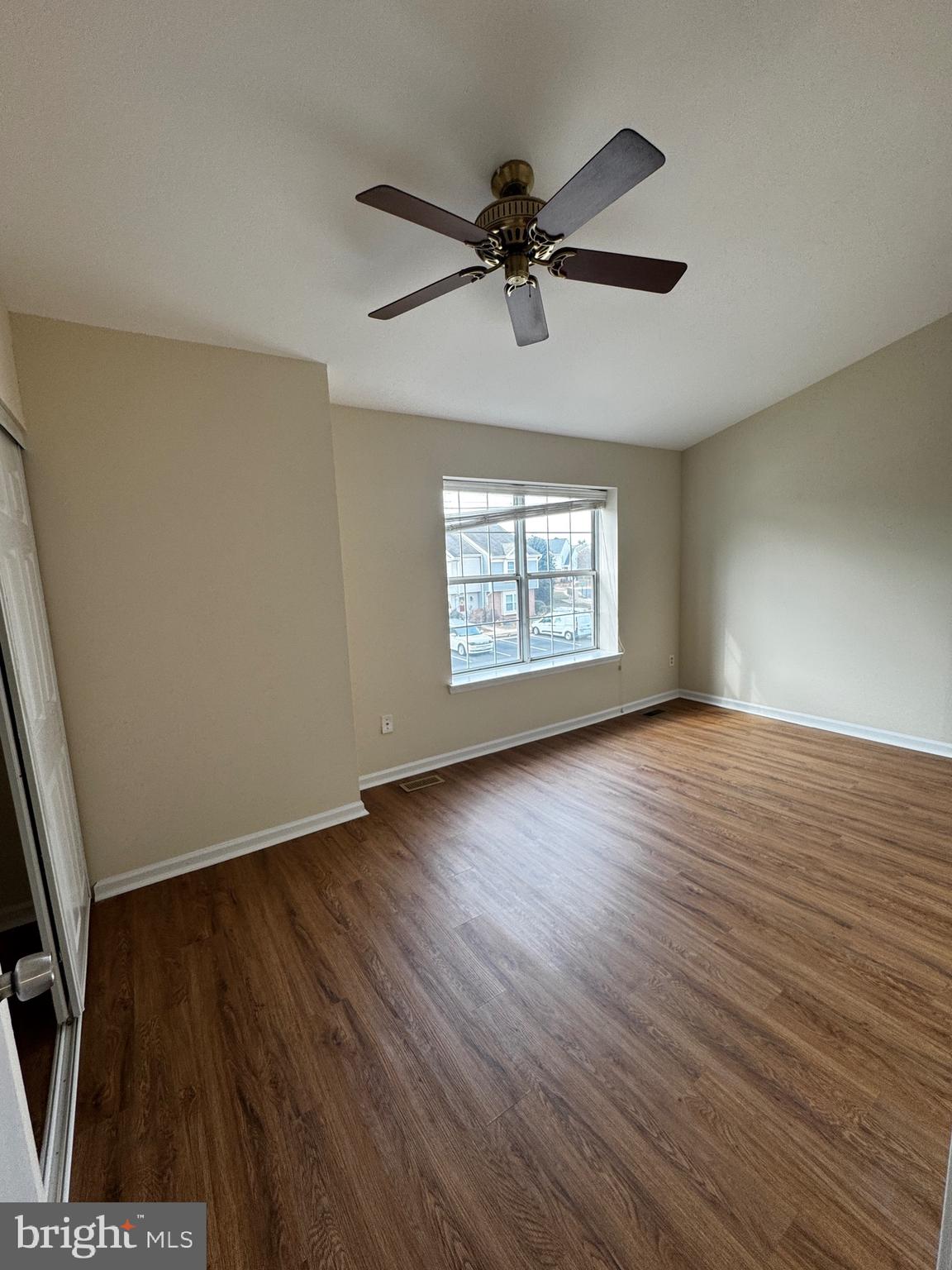 ROLLING RIDGE - Residential Lease