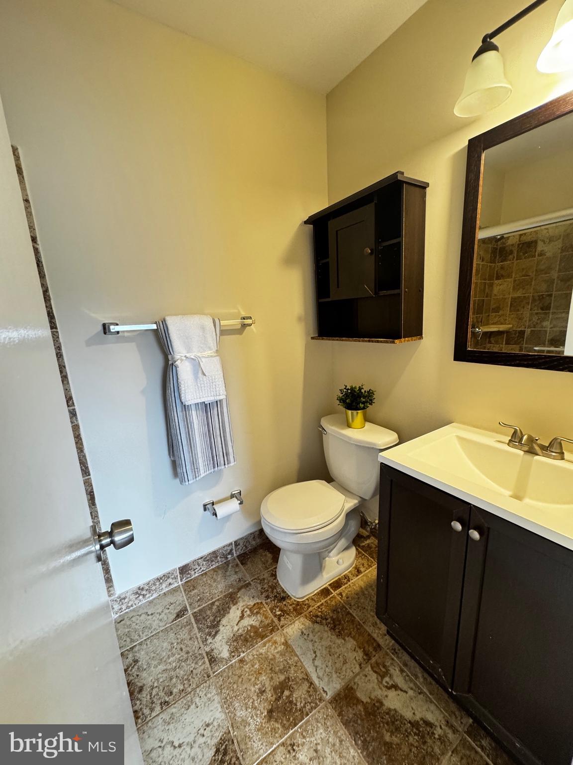 ROLLING RIDGE - Residential Lease