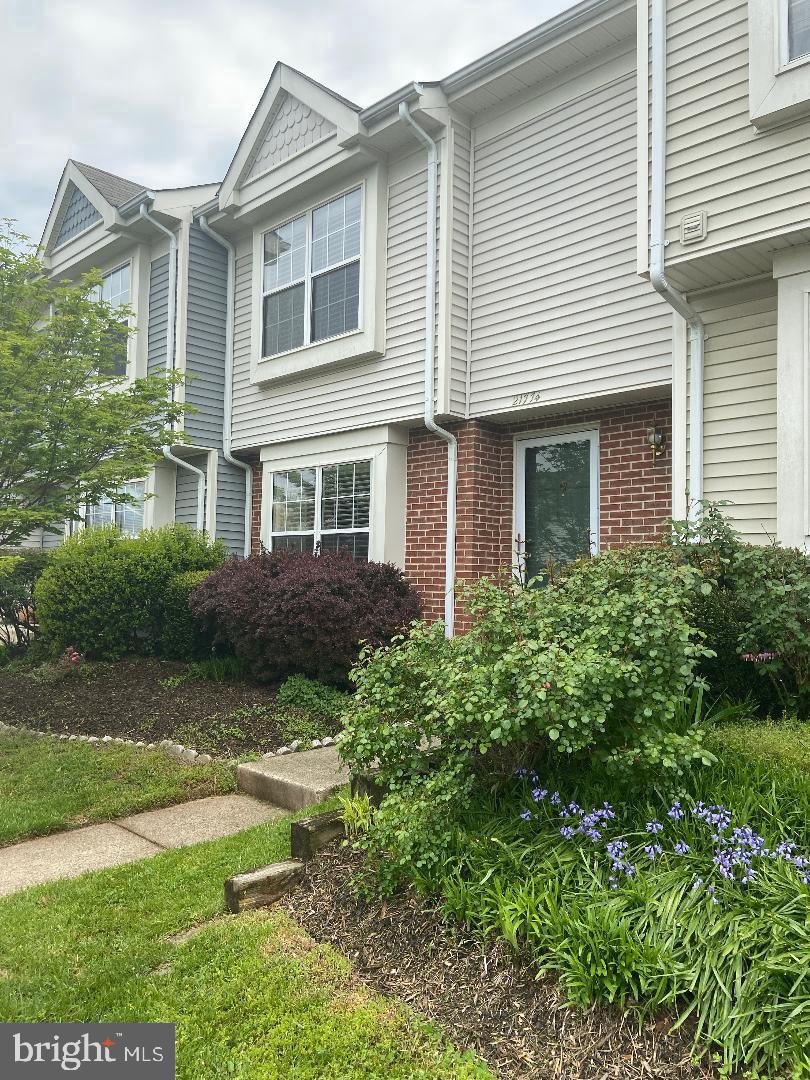 ROLLING RIDGE - Residential Lease