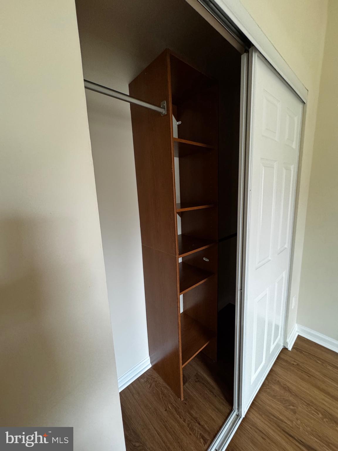 ROLLING RIDGE - Residential Lease