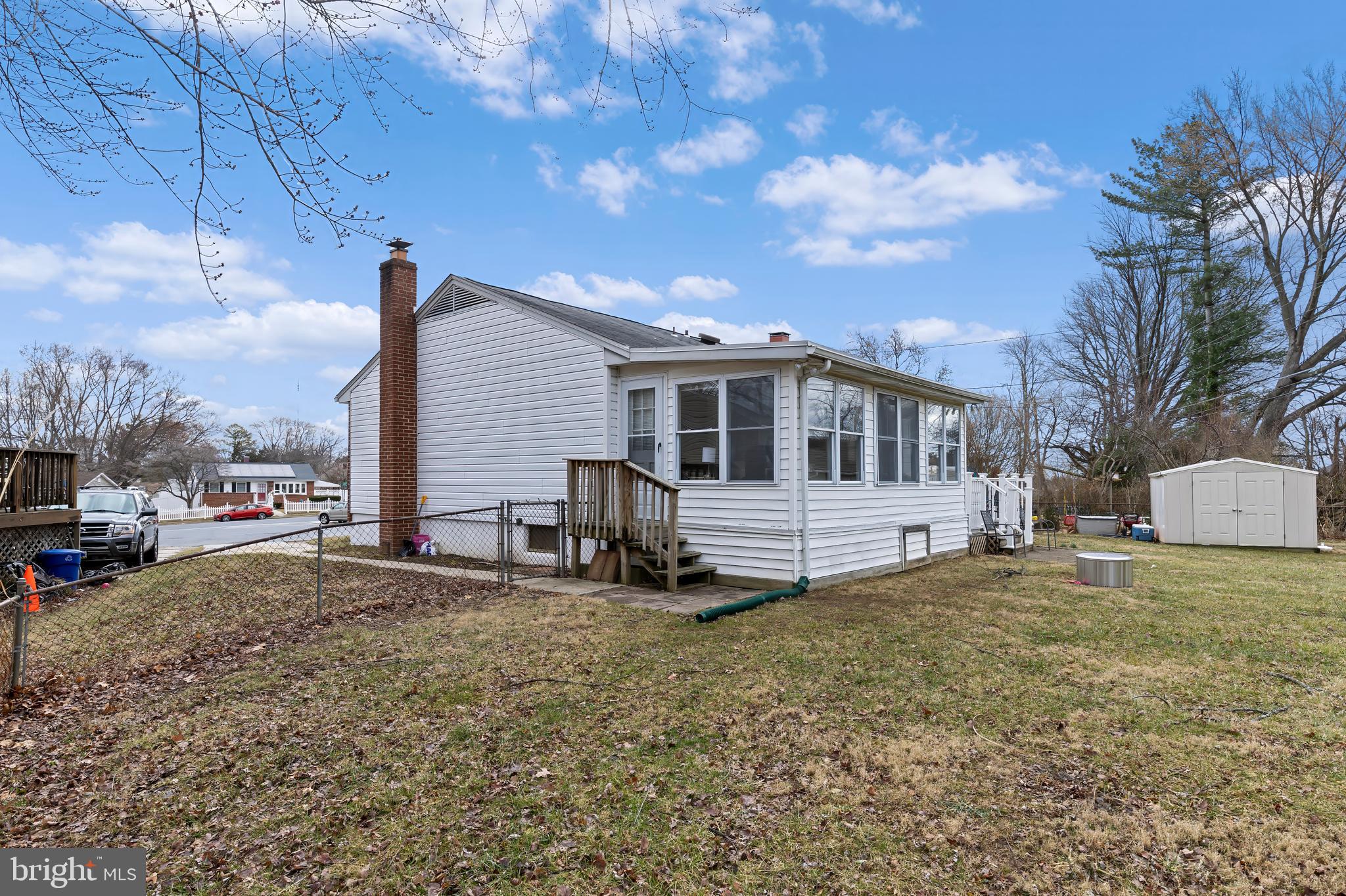 SUBURBIA - Residential