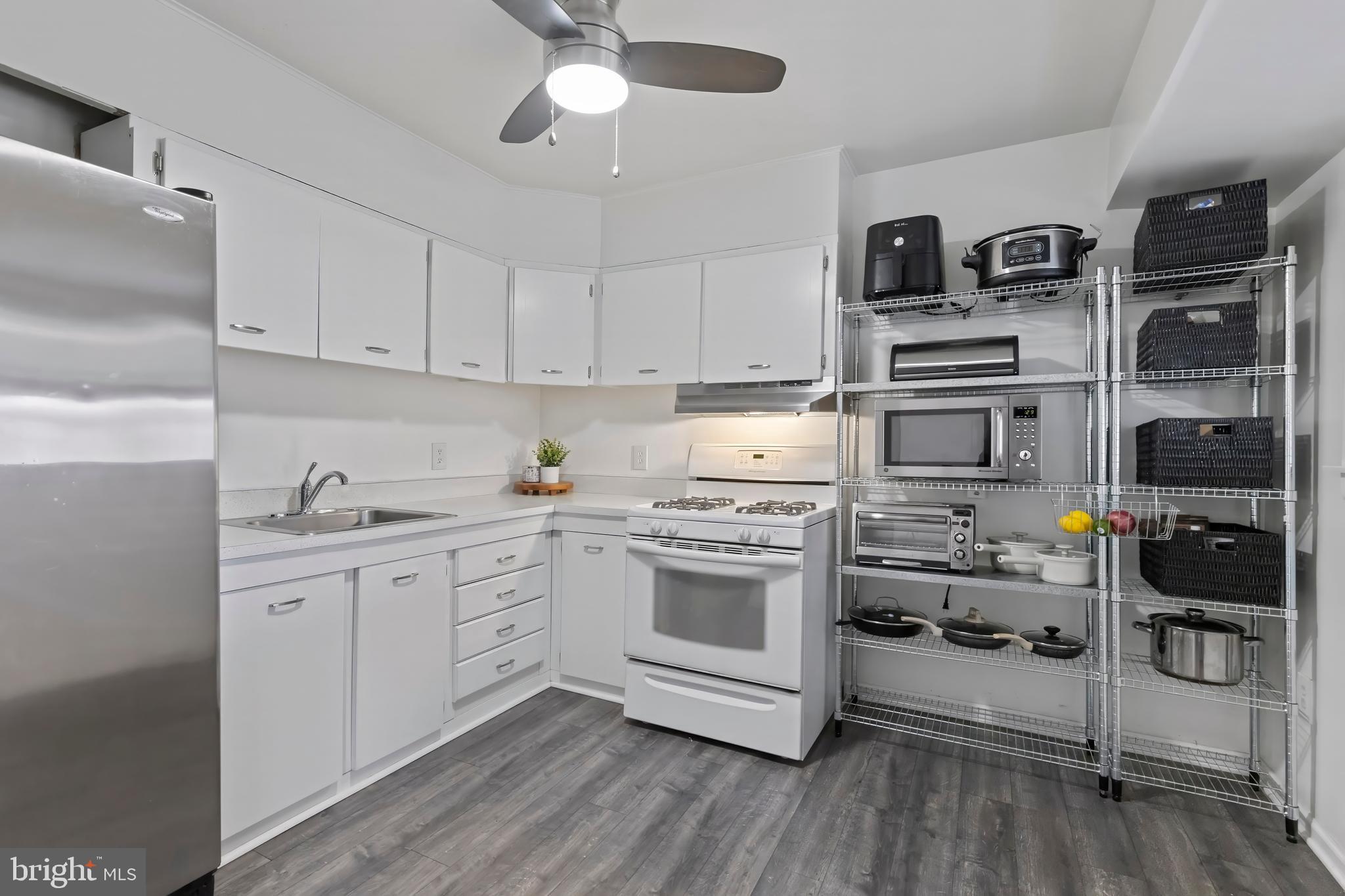 SUBURBIA - Residential