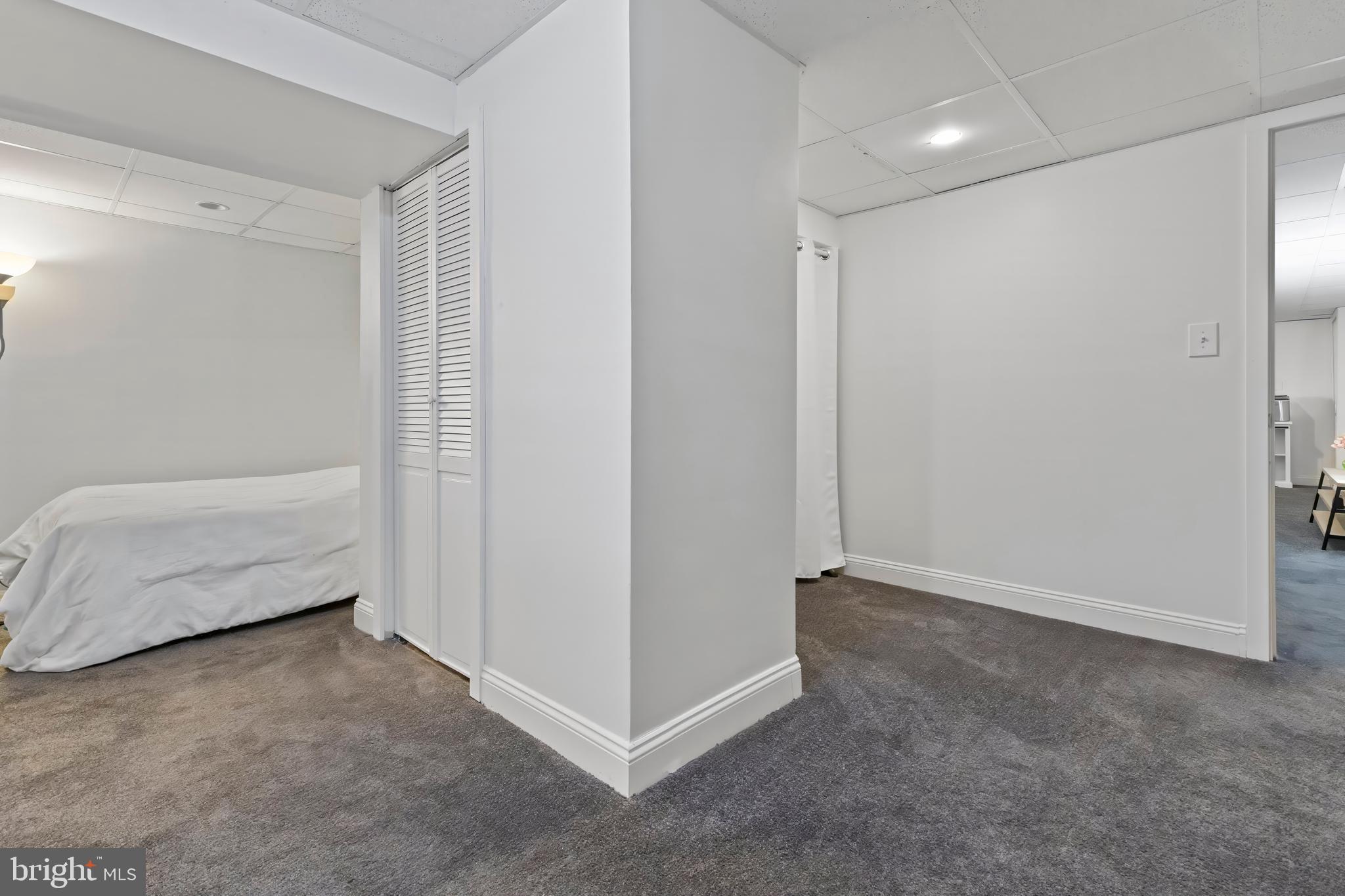 SUBURBIA - Residential