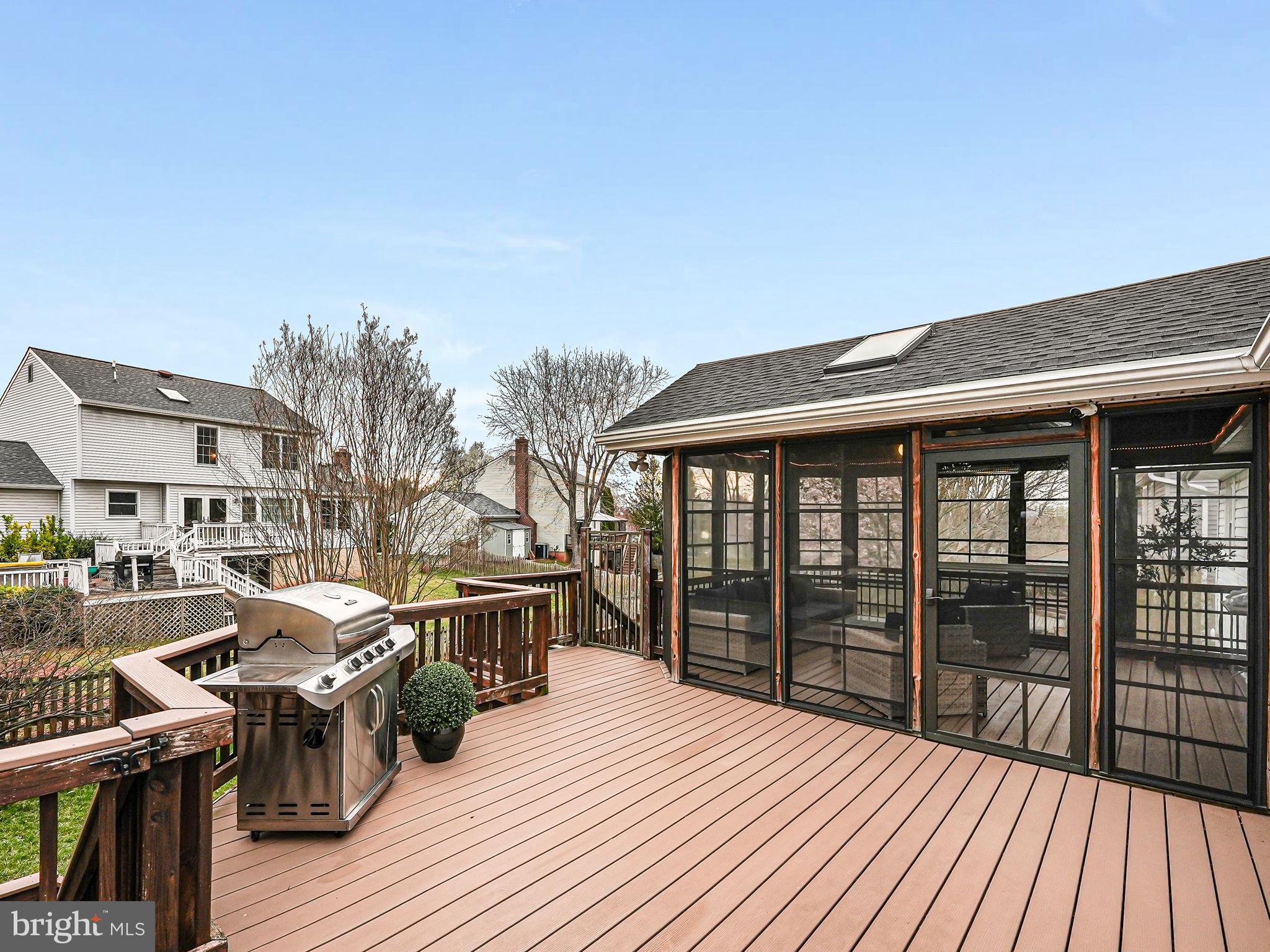 ENVIRONS - Residential