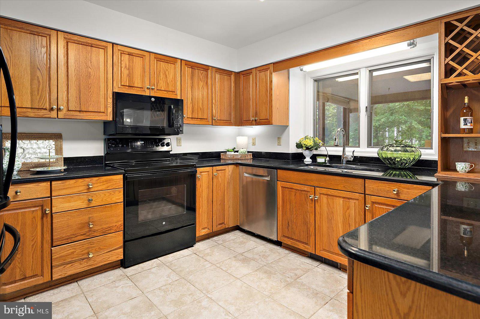 GOLF CLUB SHORES III - Residential