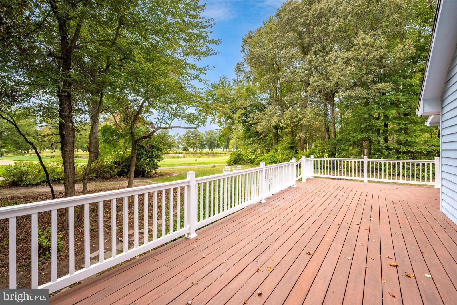 GOLF CLUB SHORES III - Residential