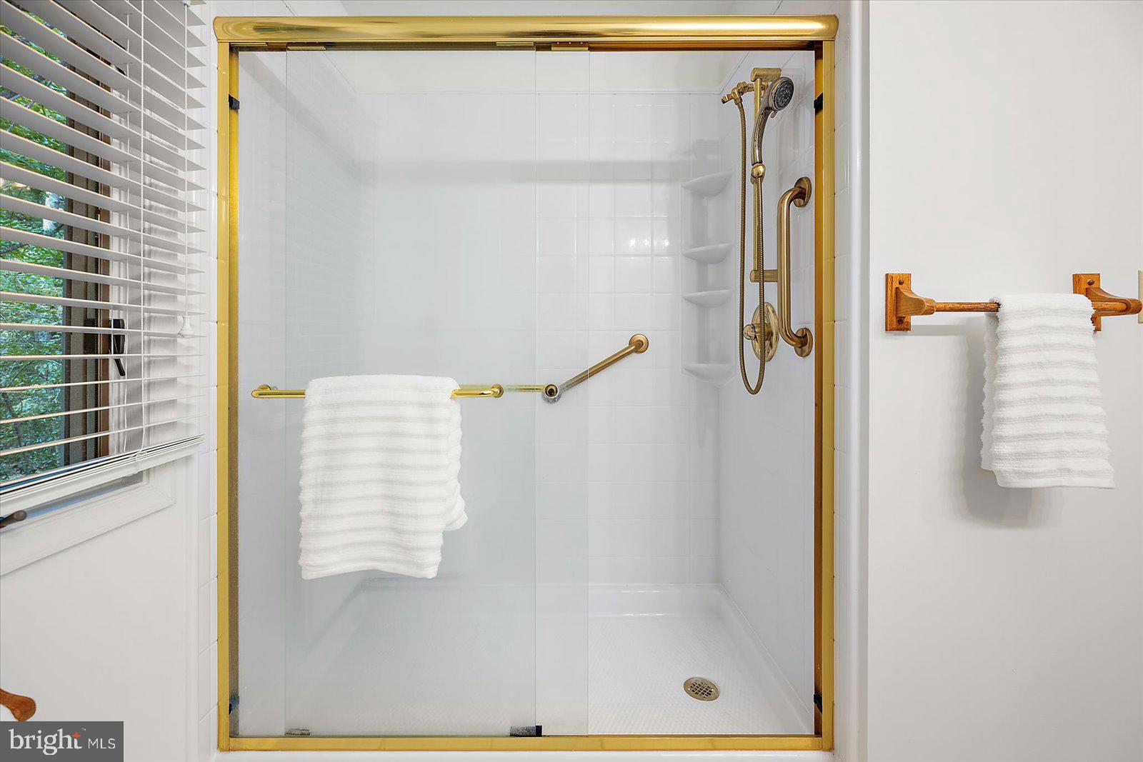 GOLF CLUB SHORES III - Residential