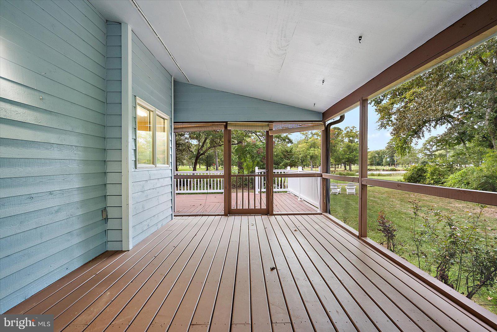 GOLF CLUB SHORES III - Residential