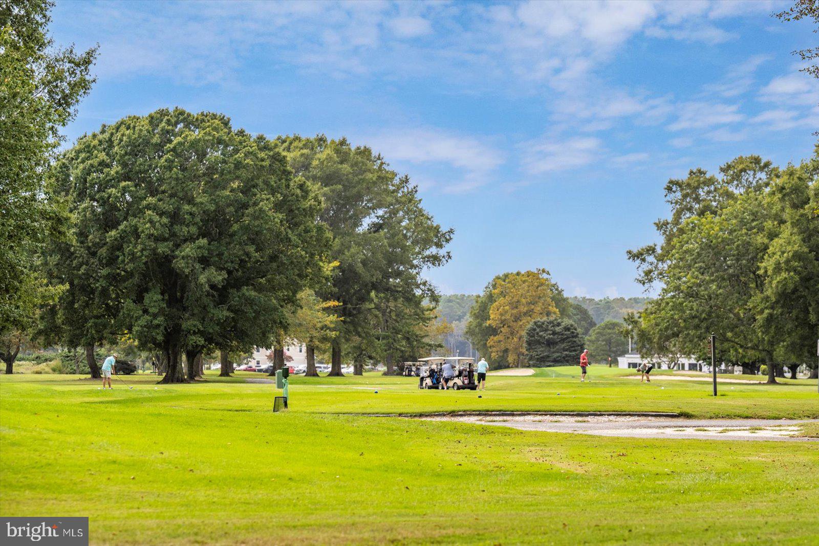 GOLF CLUB SHORES III - Residential