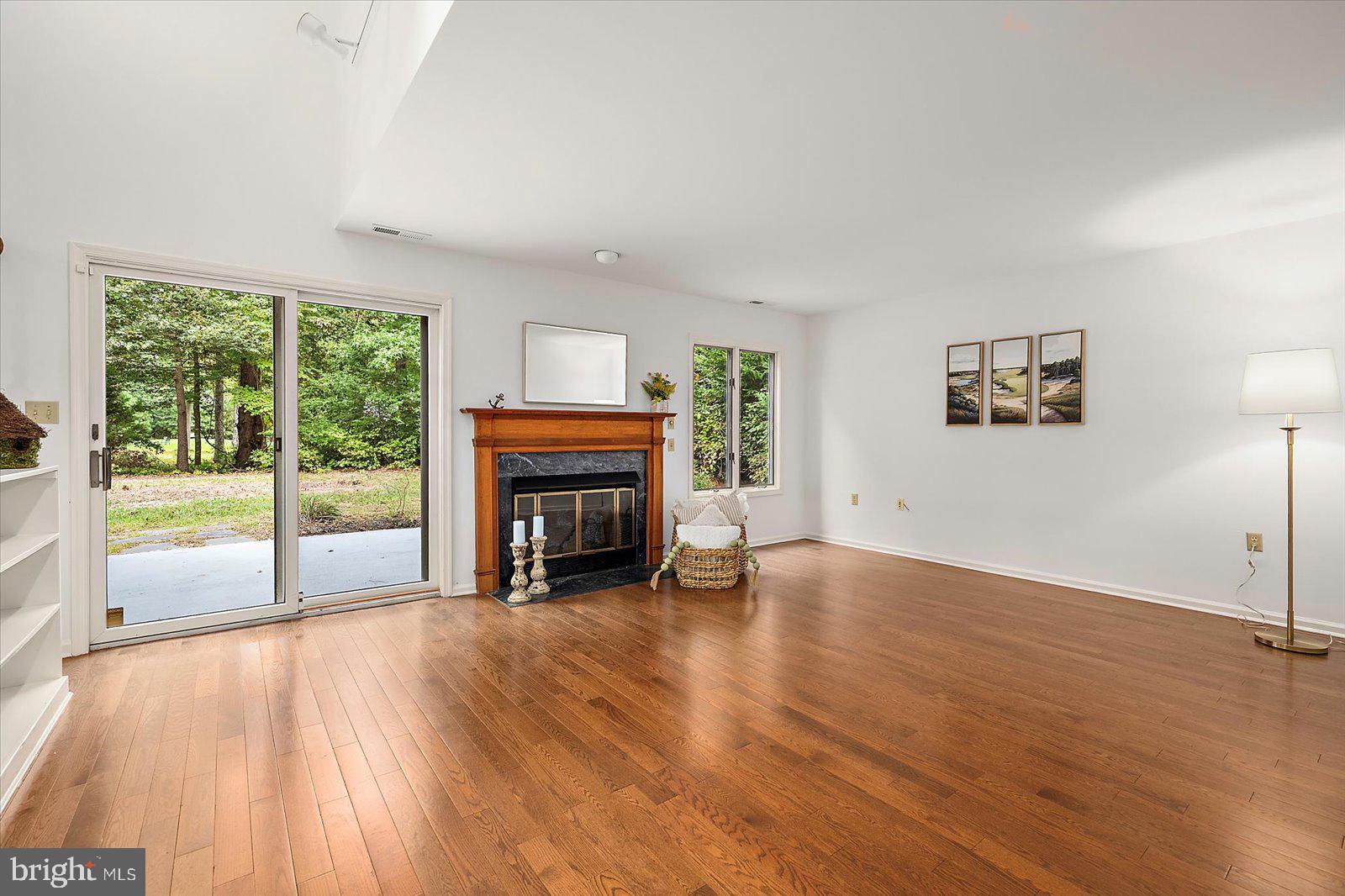 GOLF CLUB SHORES III - Residential