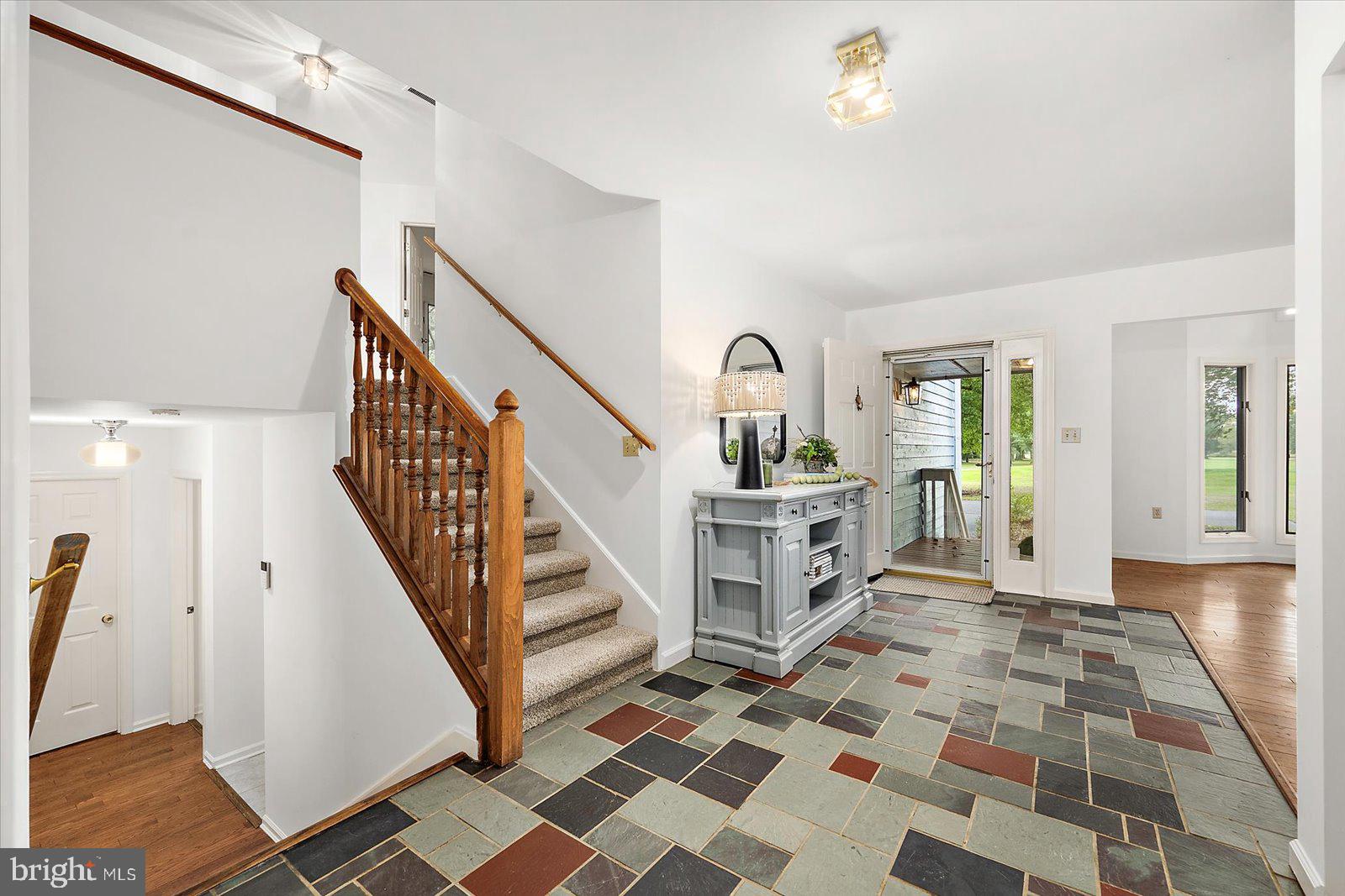 GOLF CLUB SHORES III - Residential