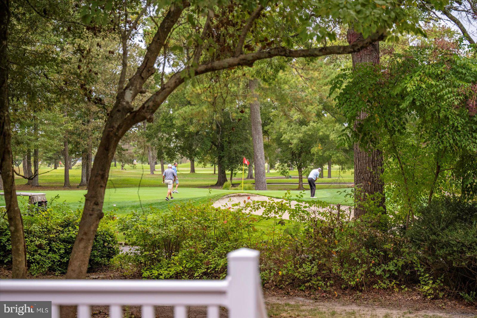 GOLF CLUB SHORES III - Residential