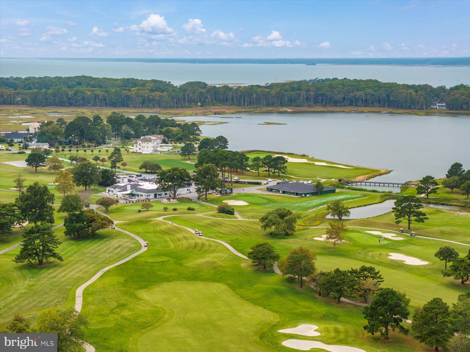 GOLF CLUB SHORES III - Residential