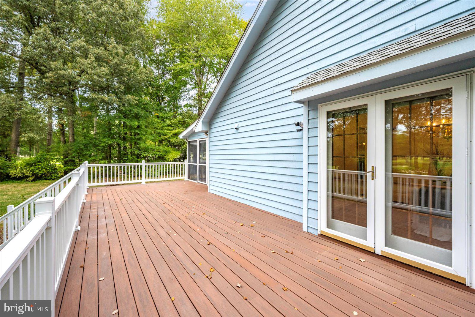 GOLF CLUB SHORES III - Residential