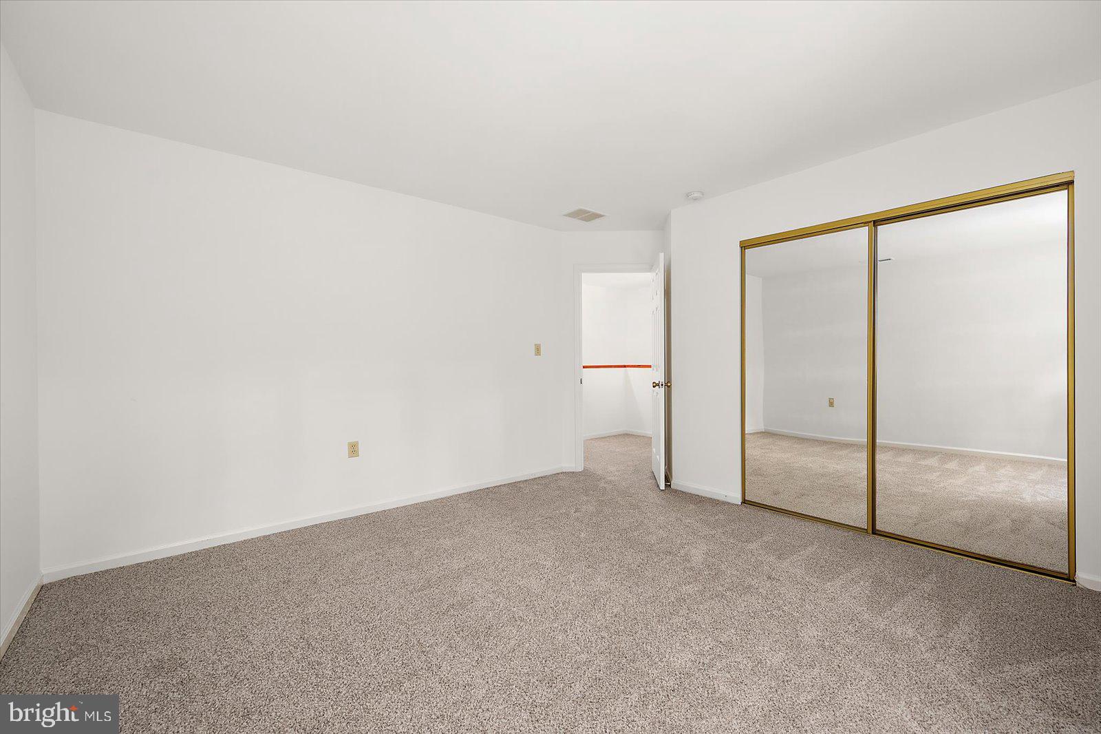 GOLF CLUB SHORES III - Residential