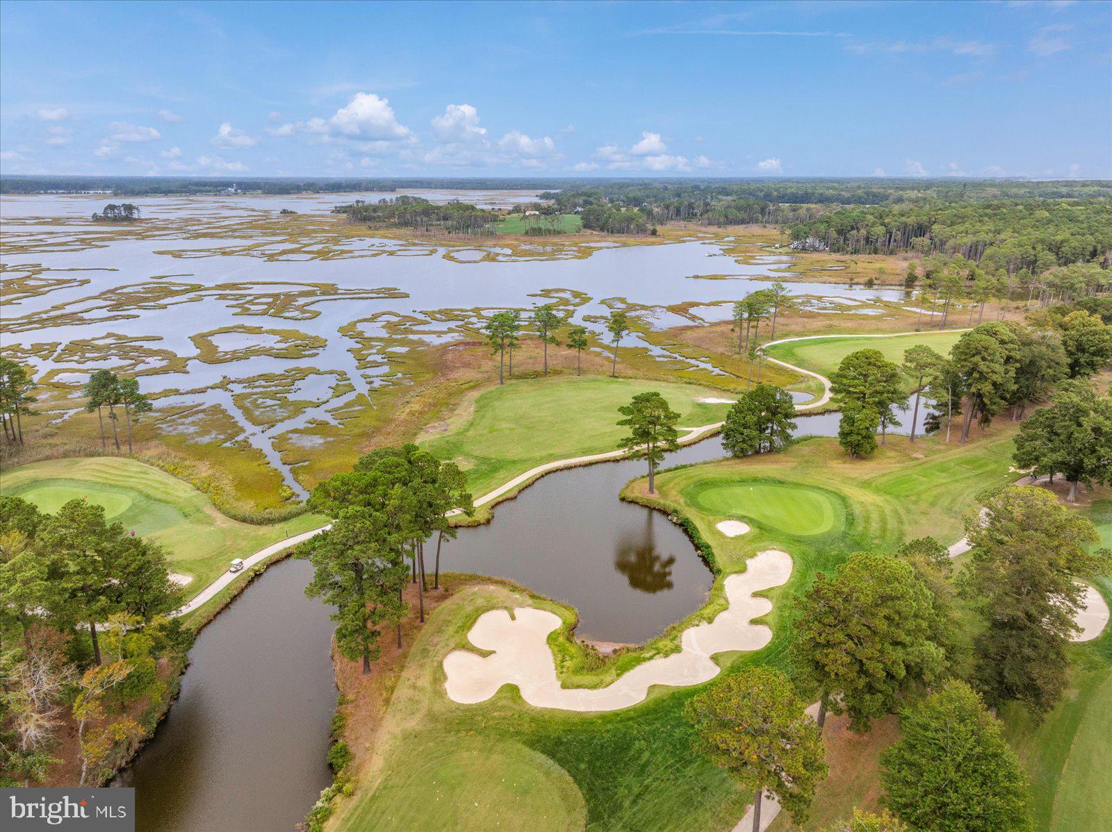 GOLF CLUB SHORES III - Residential