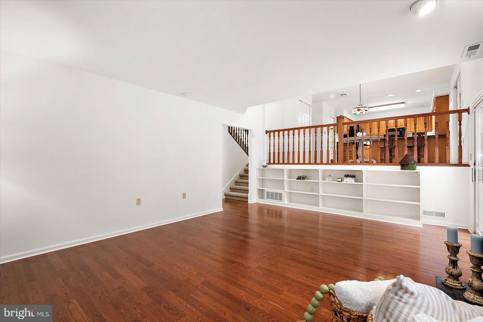 GOLF CLUB SHORES III - Residential