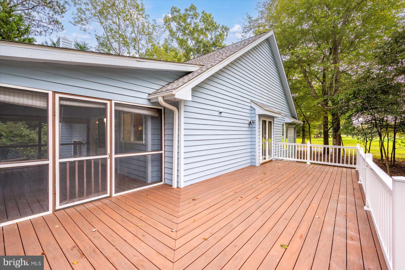 GOLF CLUB SHORES III - Residential