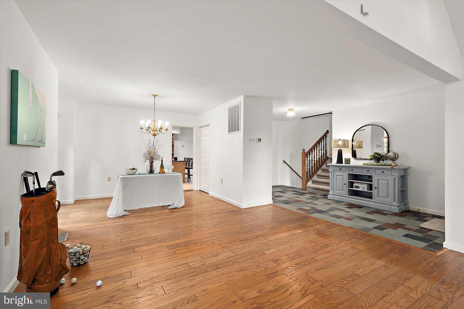 GOLF CLUB SHORES III - Residential