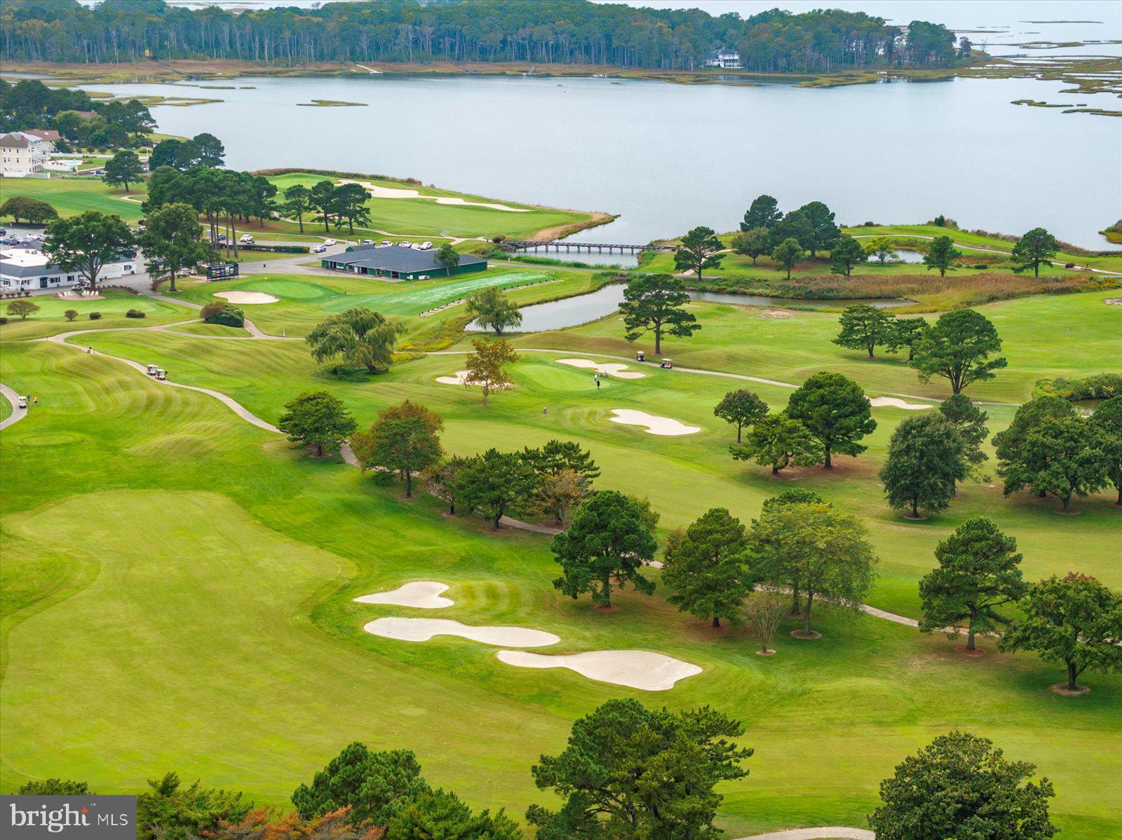 GOLF CLUB SHORES III - Residential