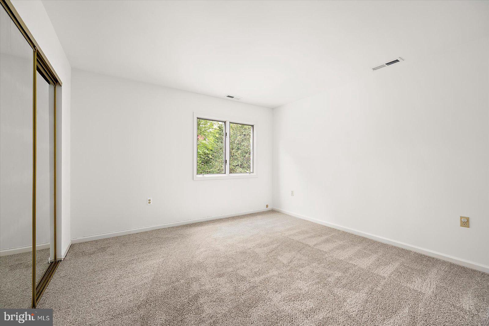 GOLF CLUB SHORES III - Residential