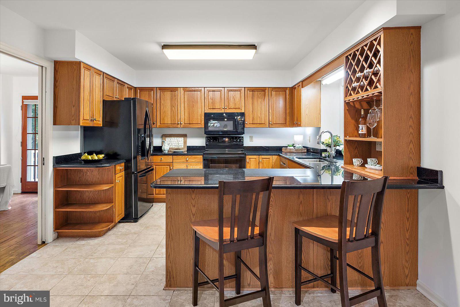 GOLF CLUB SHORES III - Residential