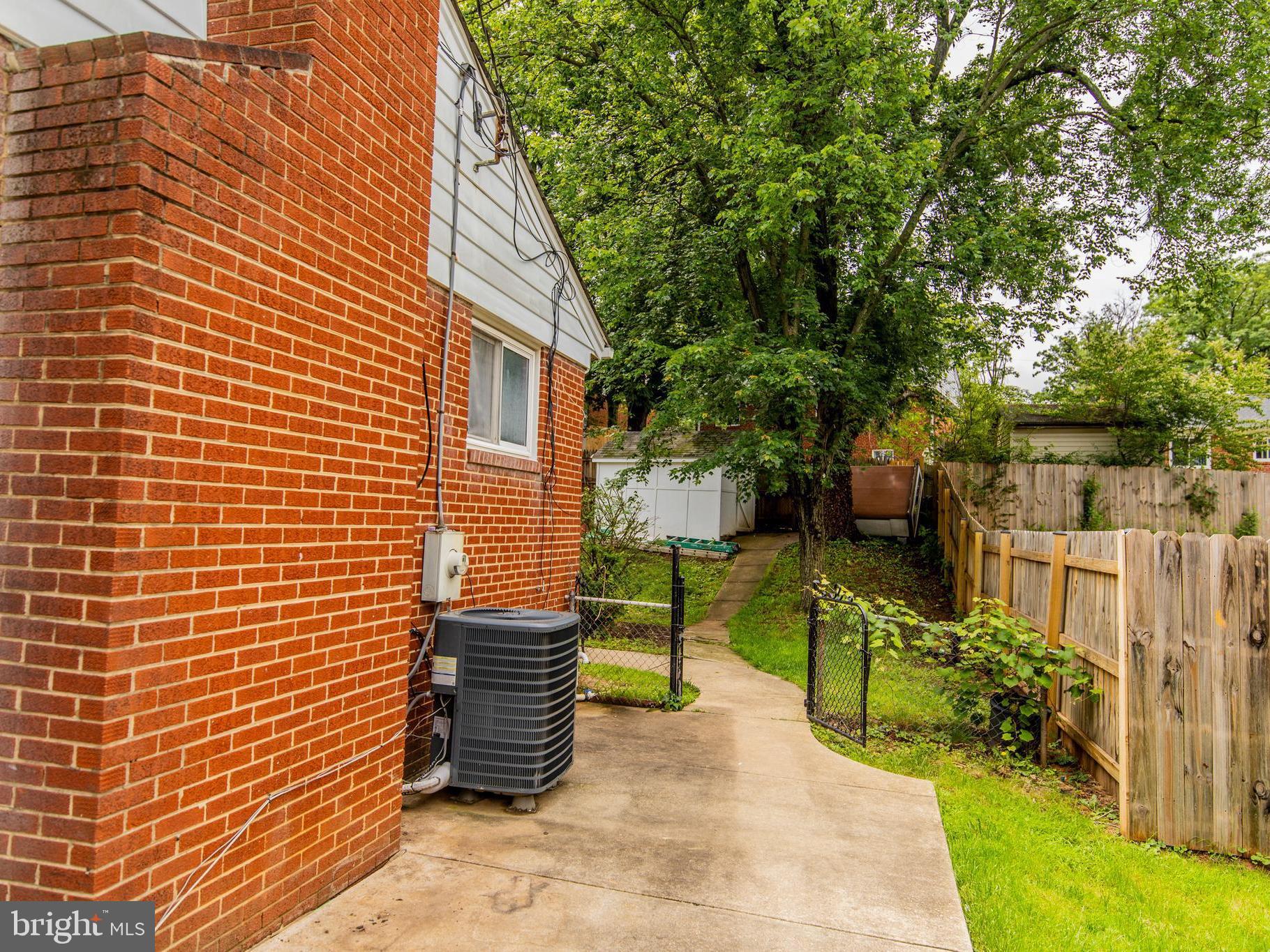 6215 SEMINOLE PLACE