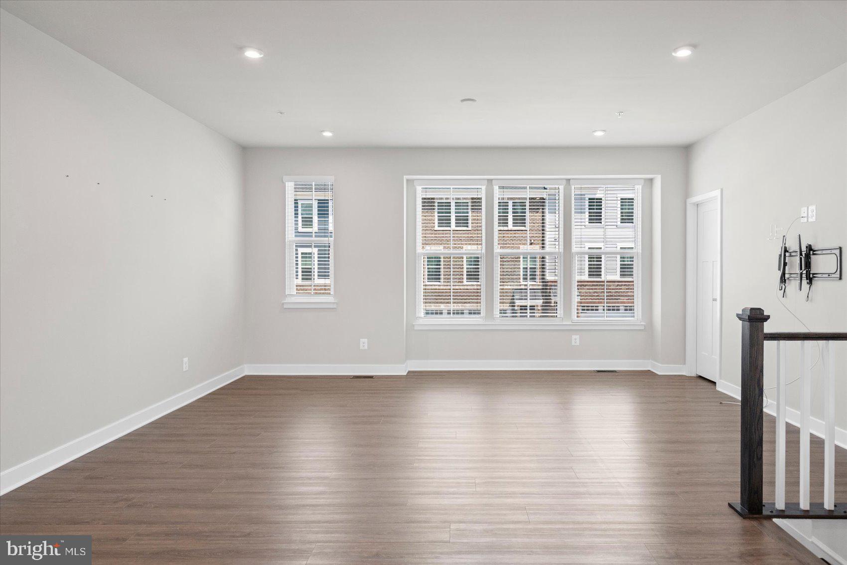 GREENLEIGH AT CROSSROADS - Residential