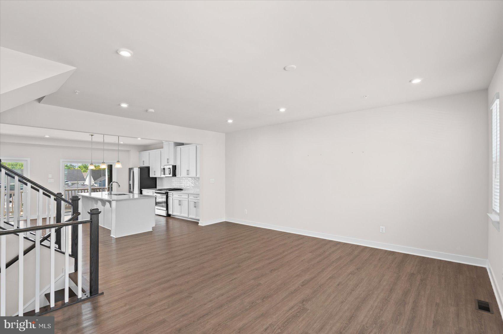 GREENLEIGH AT CROSSROADS - Residential