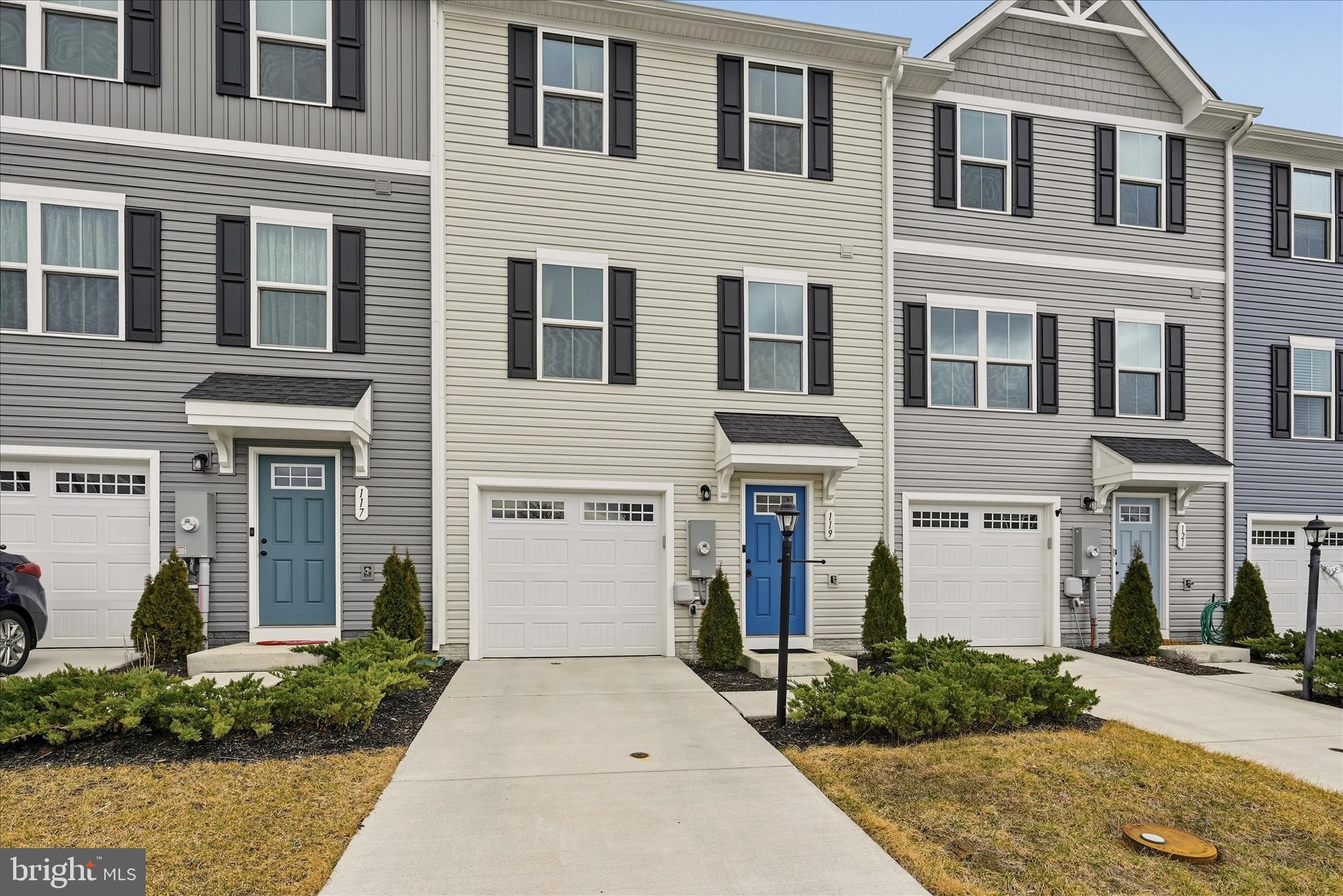 ENFIELD KNOLLS - Residential