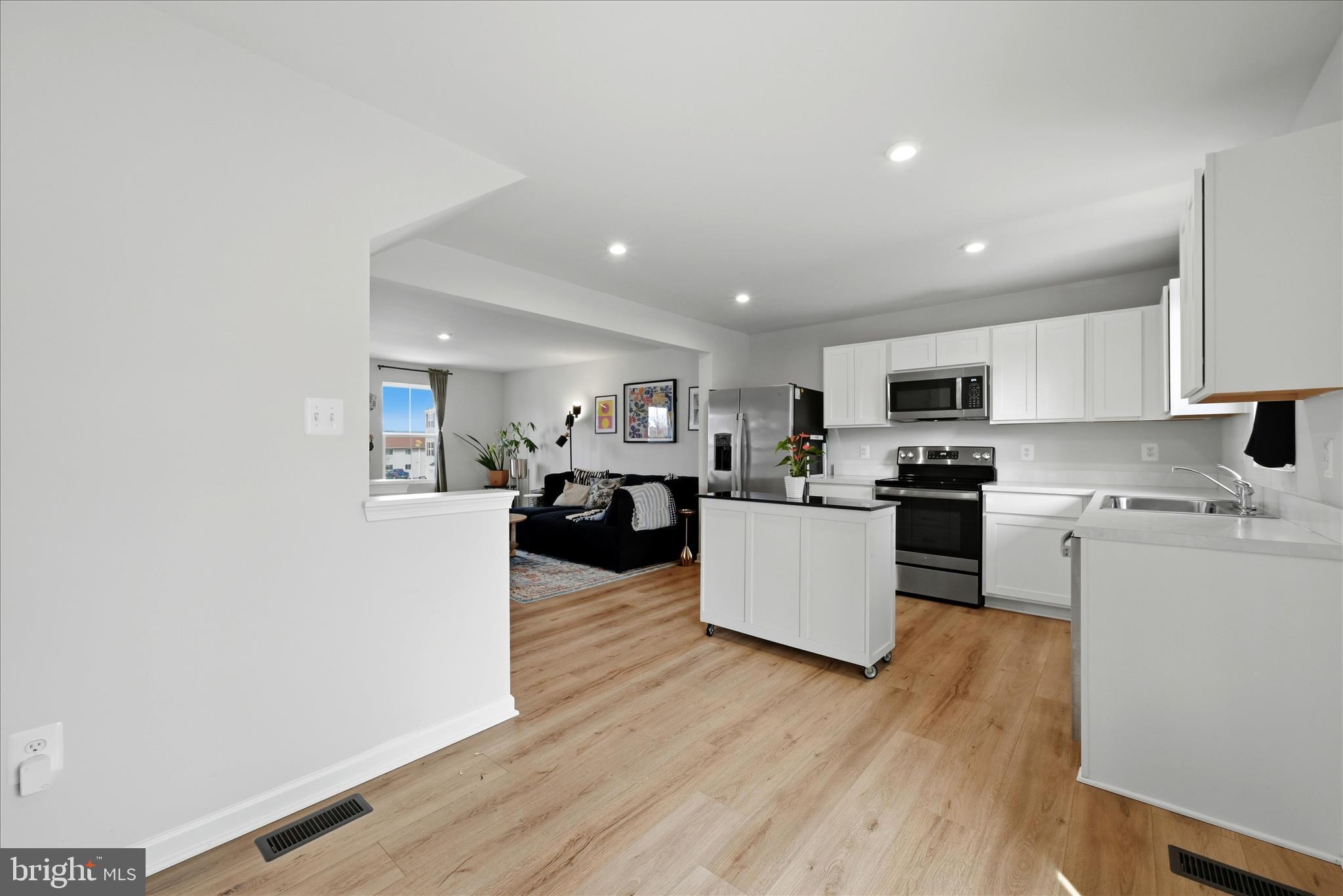 ENFIELD KNOLLS - Residential