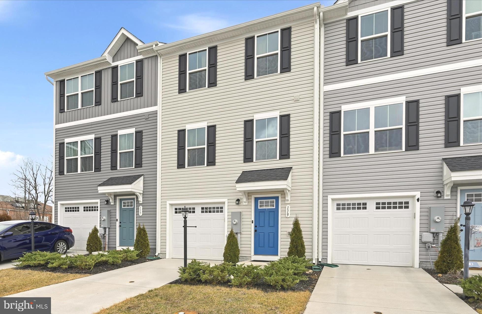 ENFIELD KNOLLS - Residential