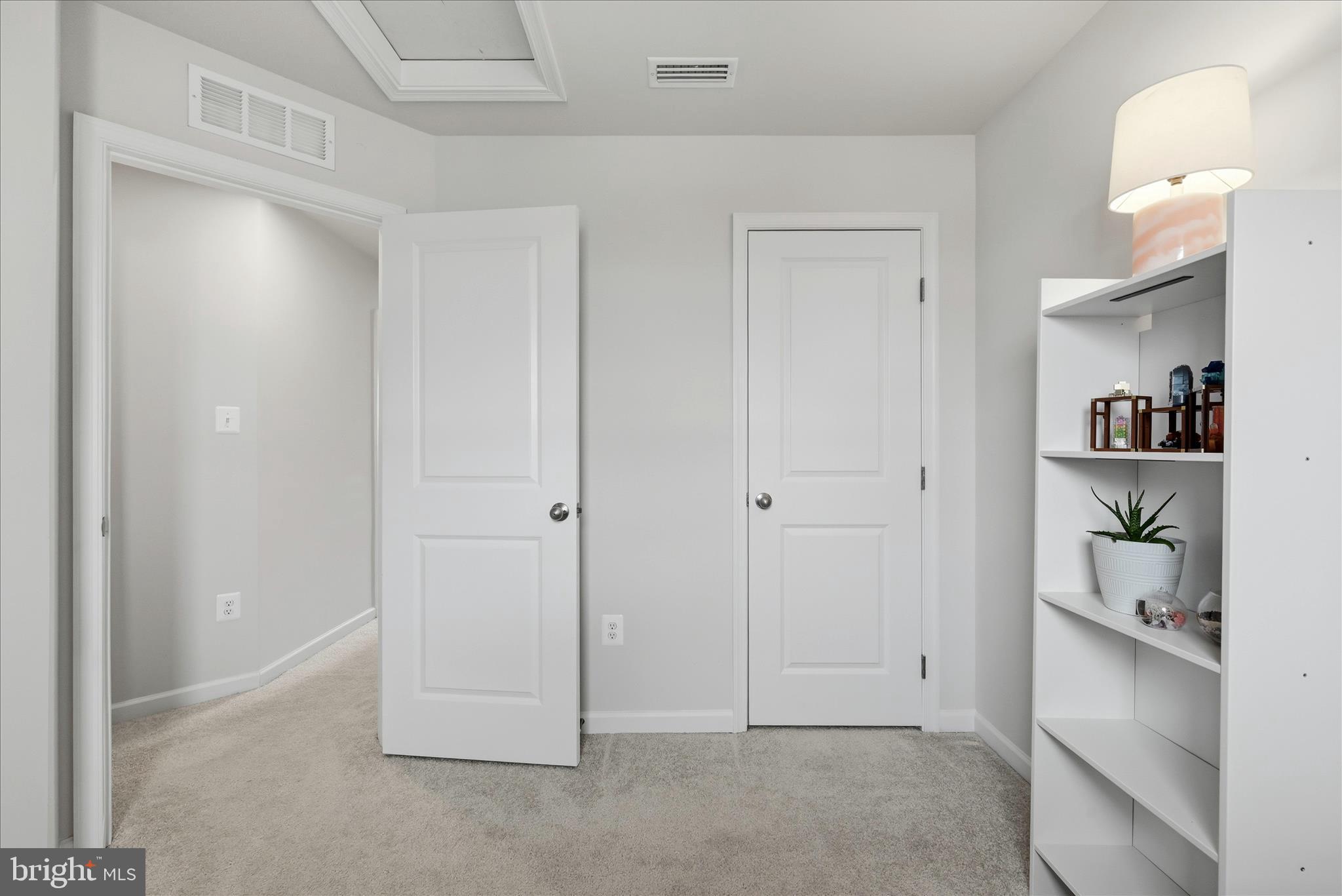 ENFIELD KNOLLS - Residential