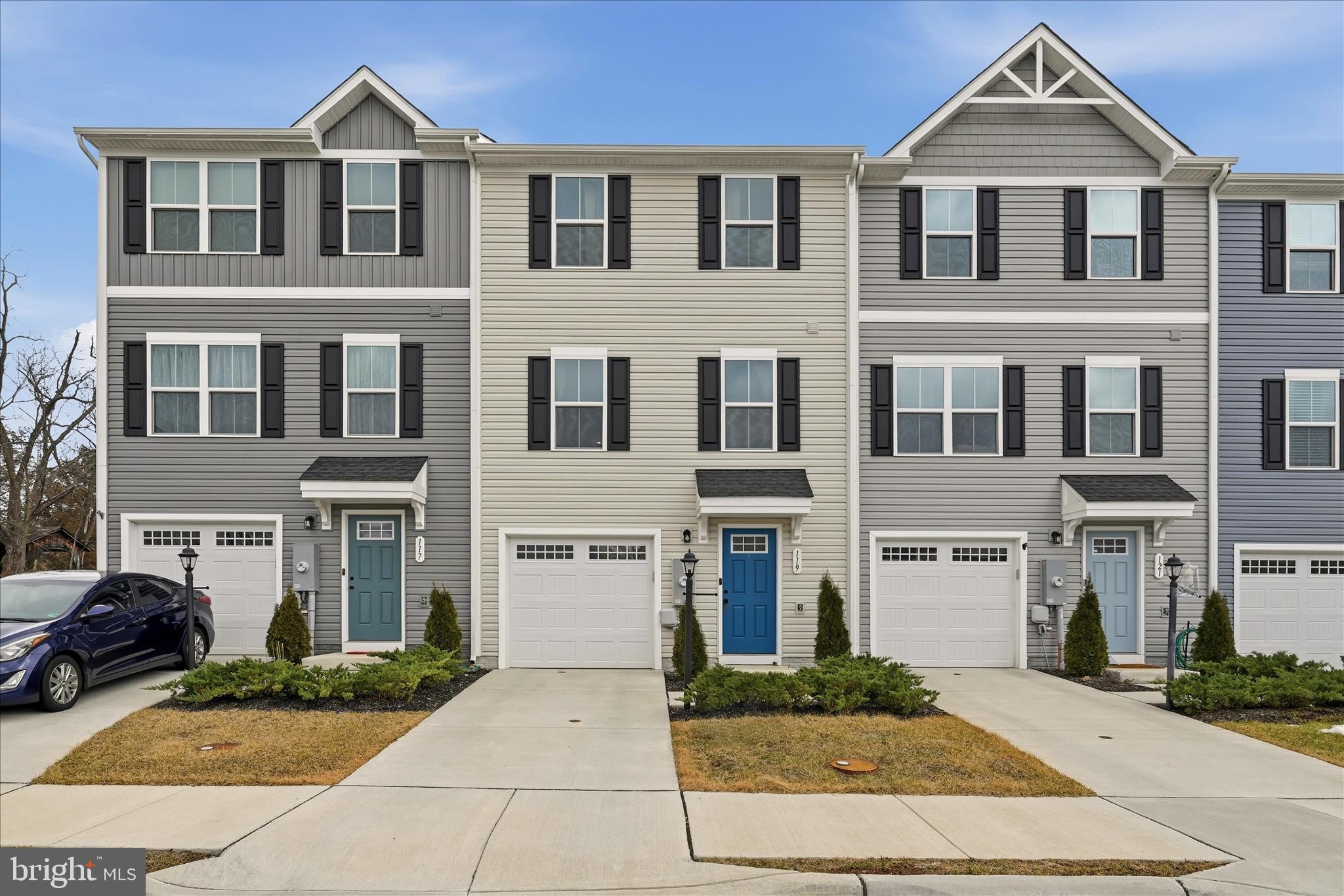 ENFIELD KNOLLS - Residential