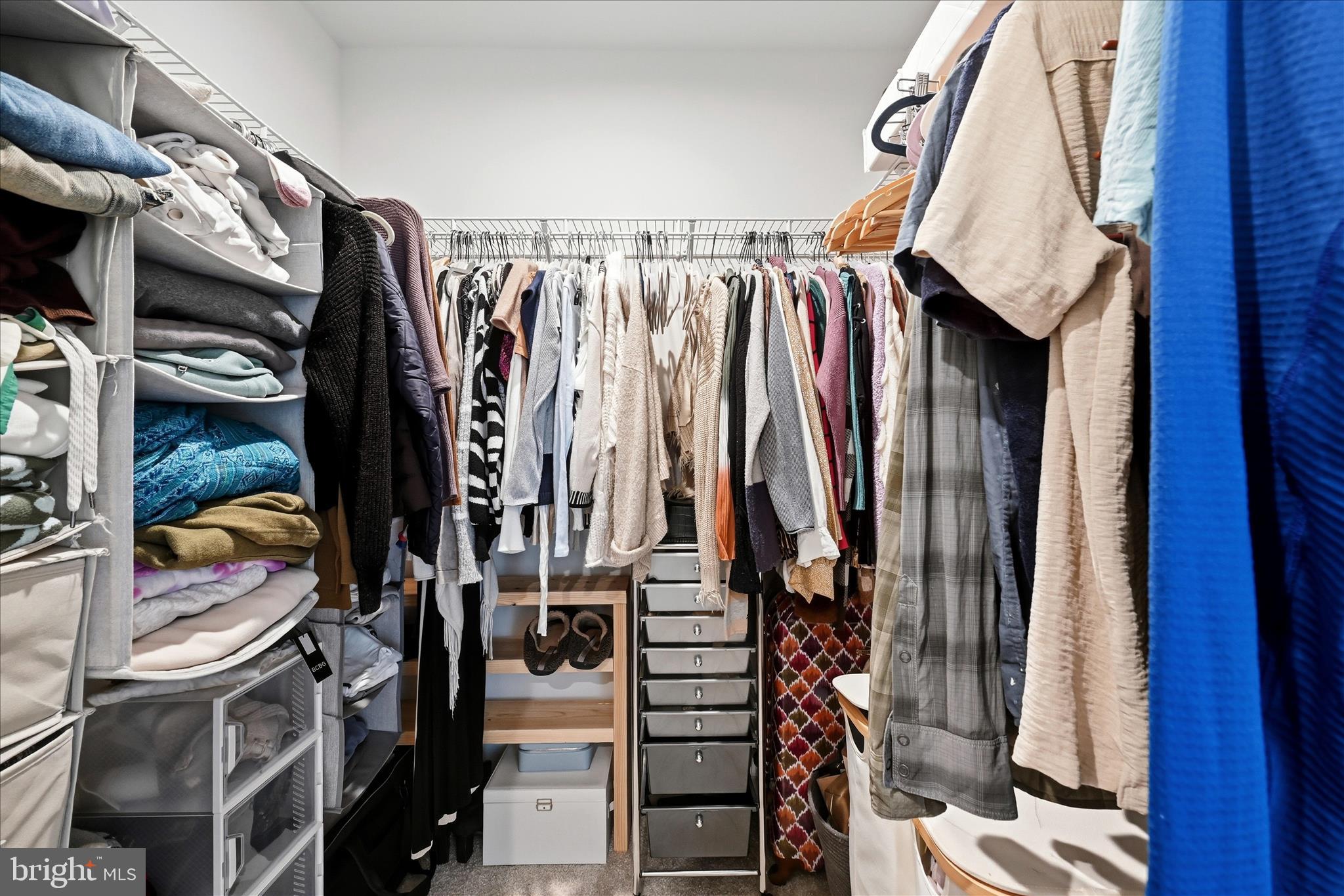 ENFIELD KNOLLS - Residential